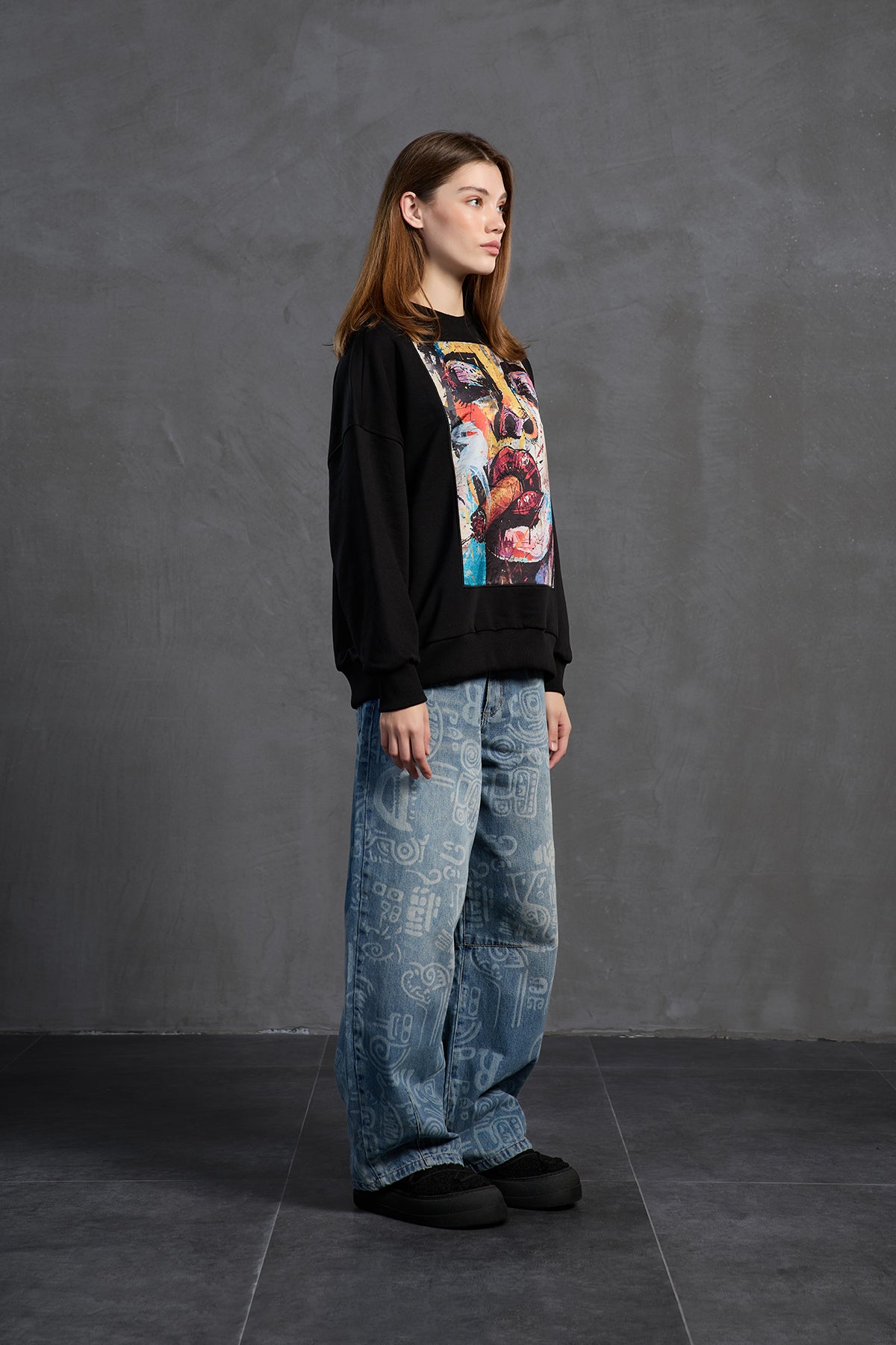 Siyah Pop-Art Baskili Oversize Sweatshirt 18216