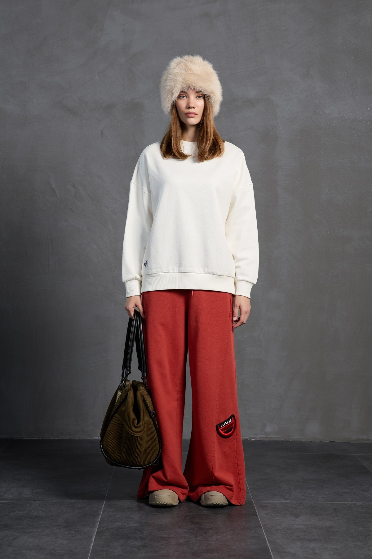 Ekru Sloganli Oversize Sweatshirt 18217