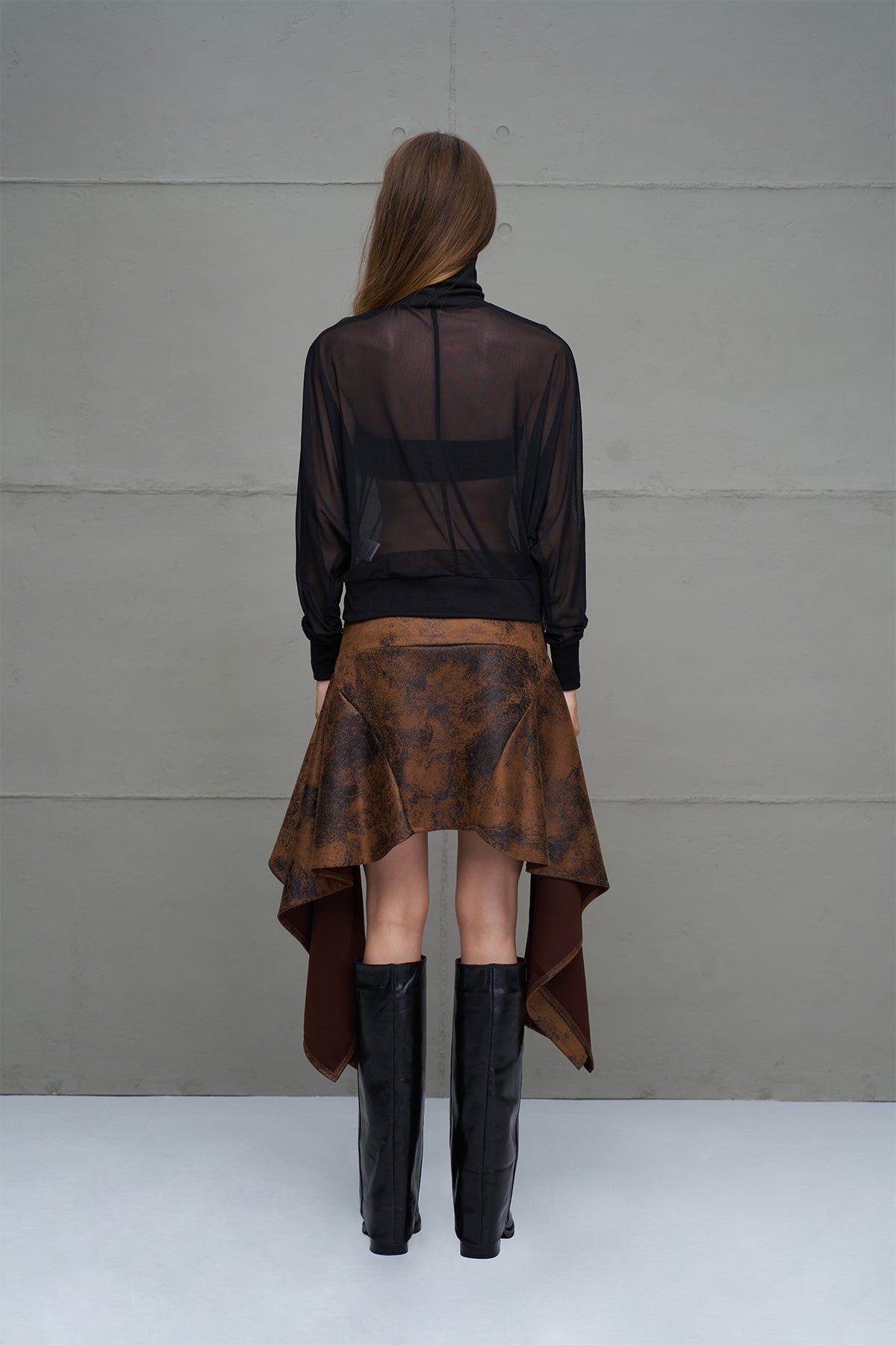 Taba Siyah Eskitme Deri Görünümlü Asimetrik Etek 18226