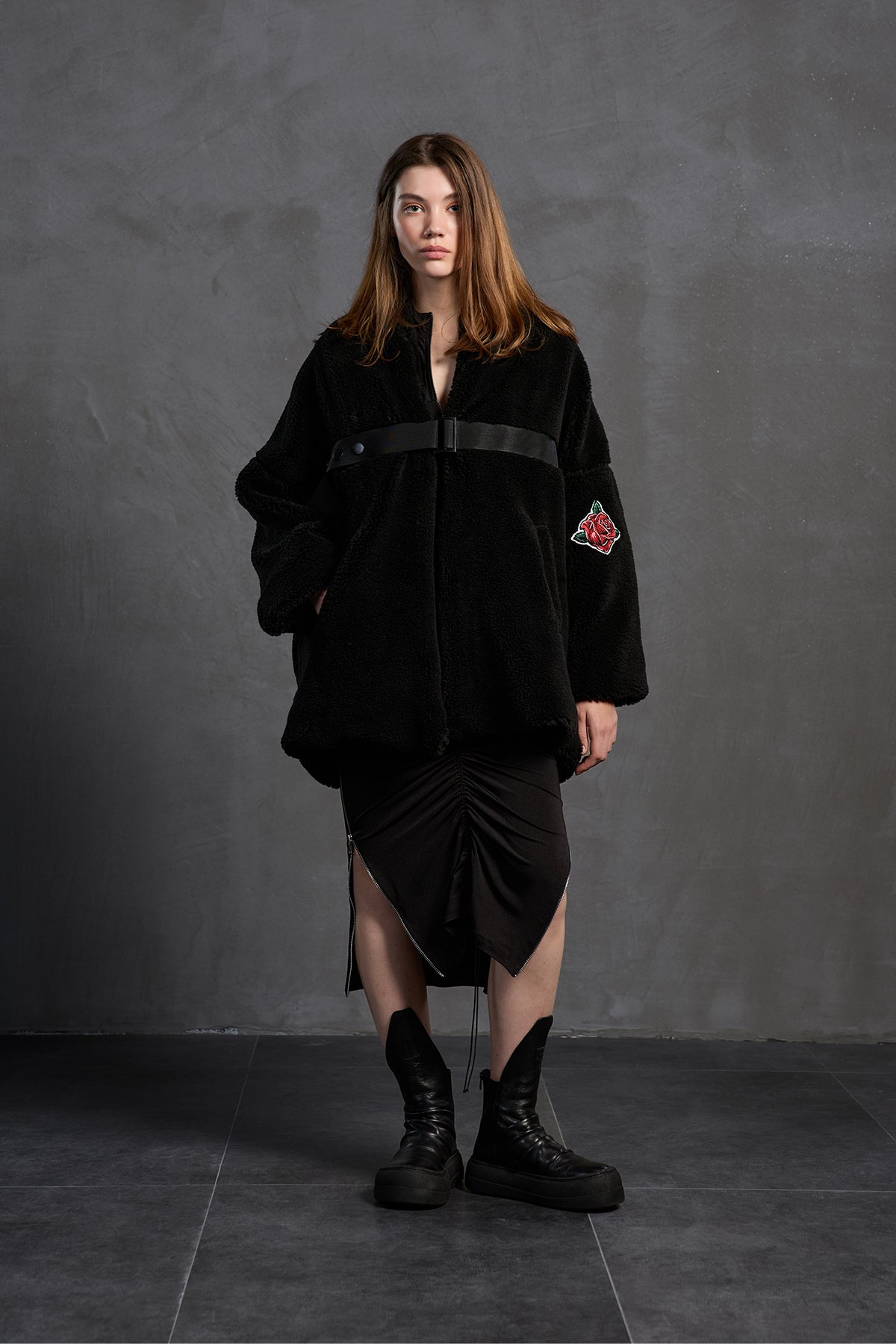 Siyah Kürk Görünümlü Kemerli Oversize Ceket 18238