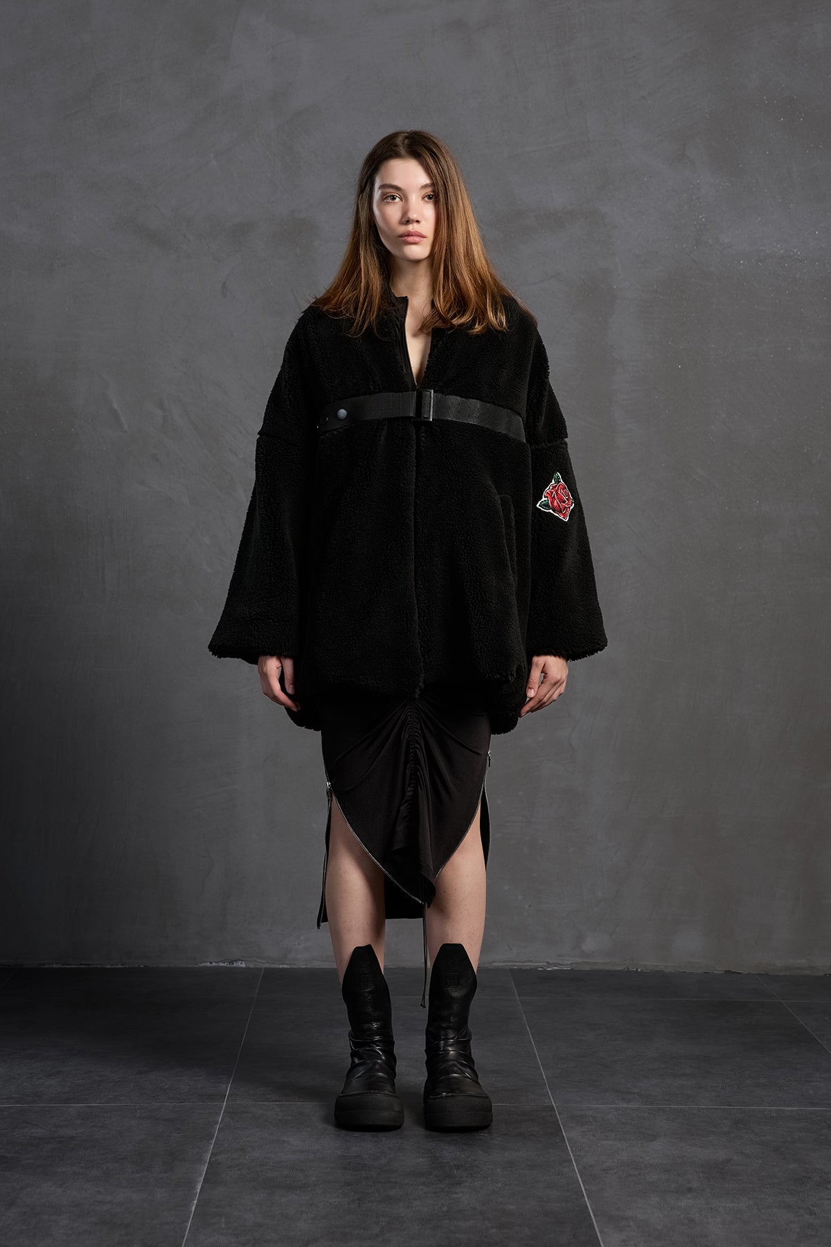 Siyah Kürk Görünümlü Kemerli Oversize Ceket 18238