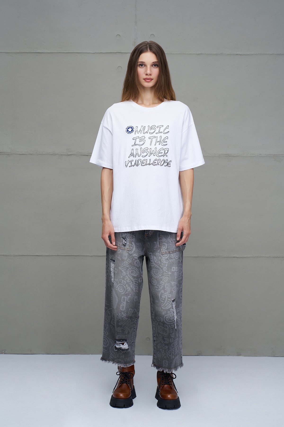 Beyaz Boncuk Yazili Oversize T-Shirt 18243