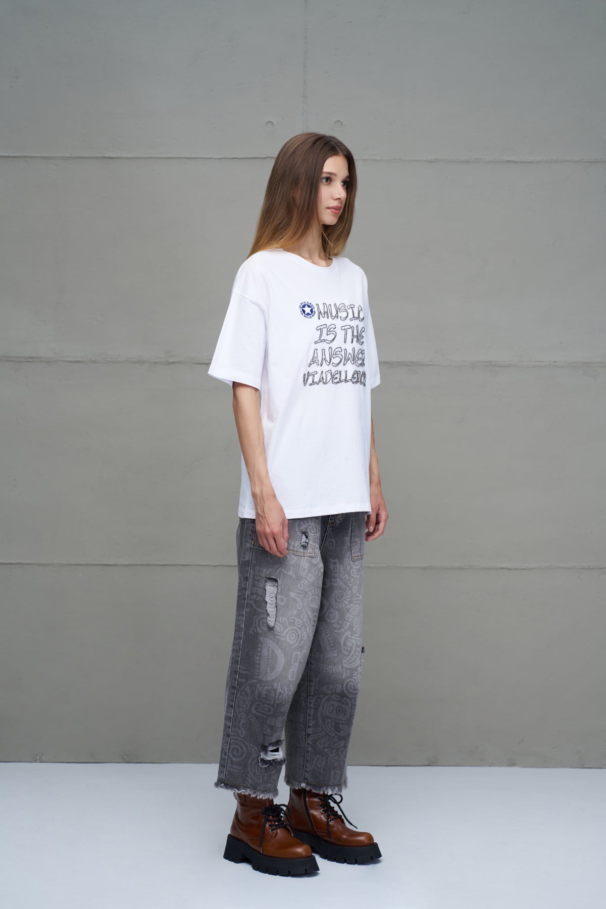 Beyaz Boncuk Yazili Oversize T-Shirt 18243
