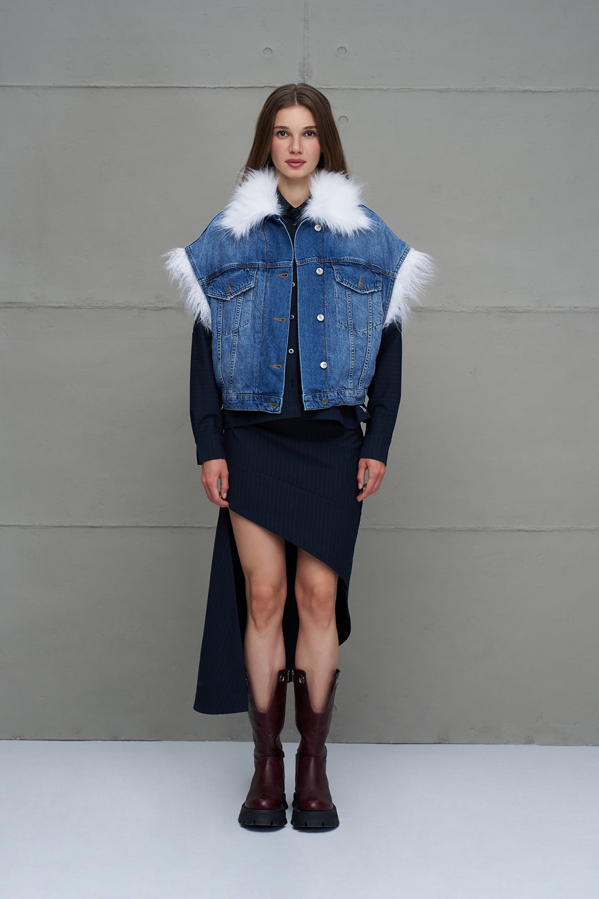Mavi Yakasi Kürk Görünümlü Denim Yelek 18286