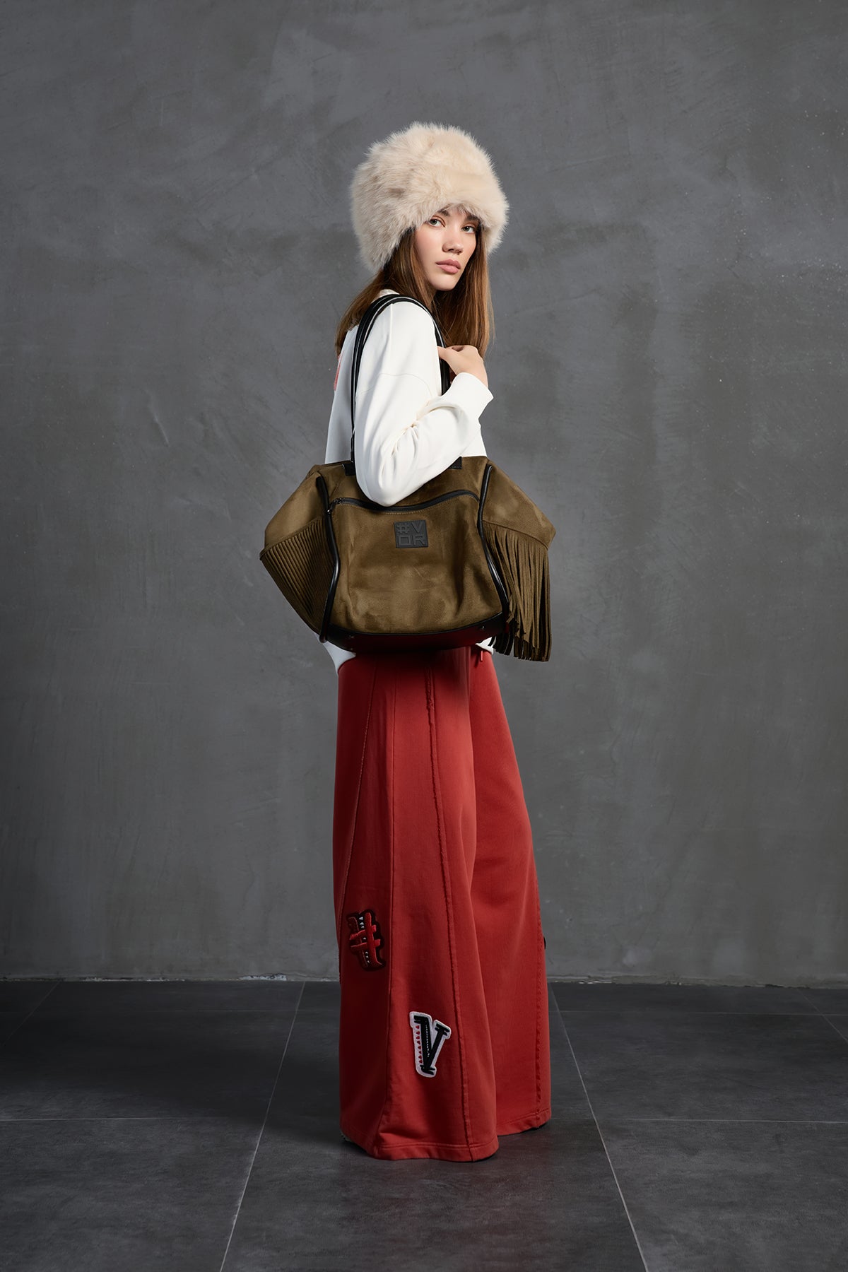 Kahverengi Püsküllü Süet Görünümlü Omuz Çanta Willer