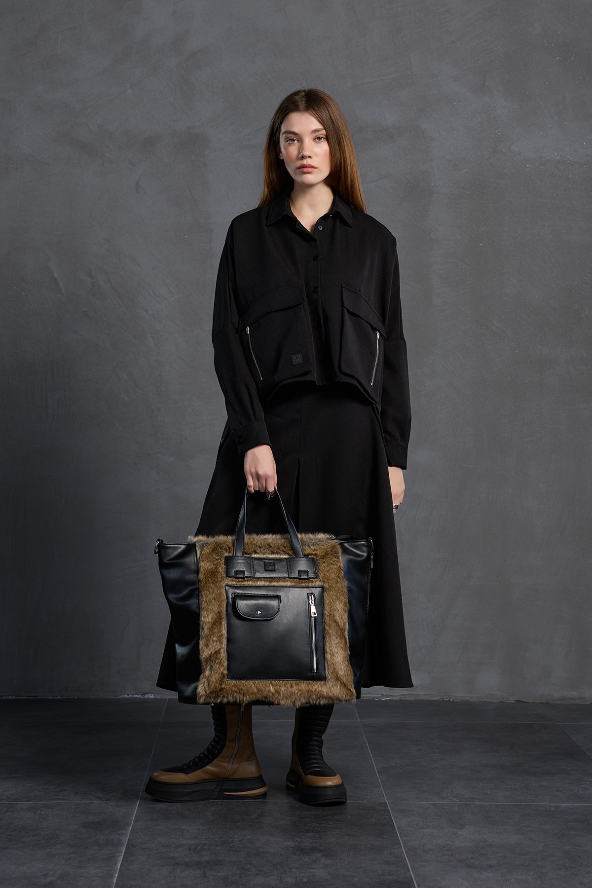 Siyah Kahverengi Deri ve Kürk Görünümlü Çanta Lupa