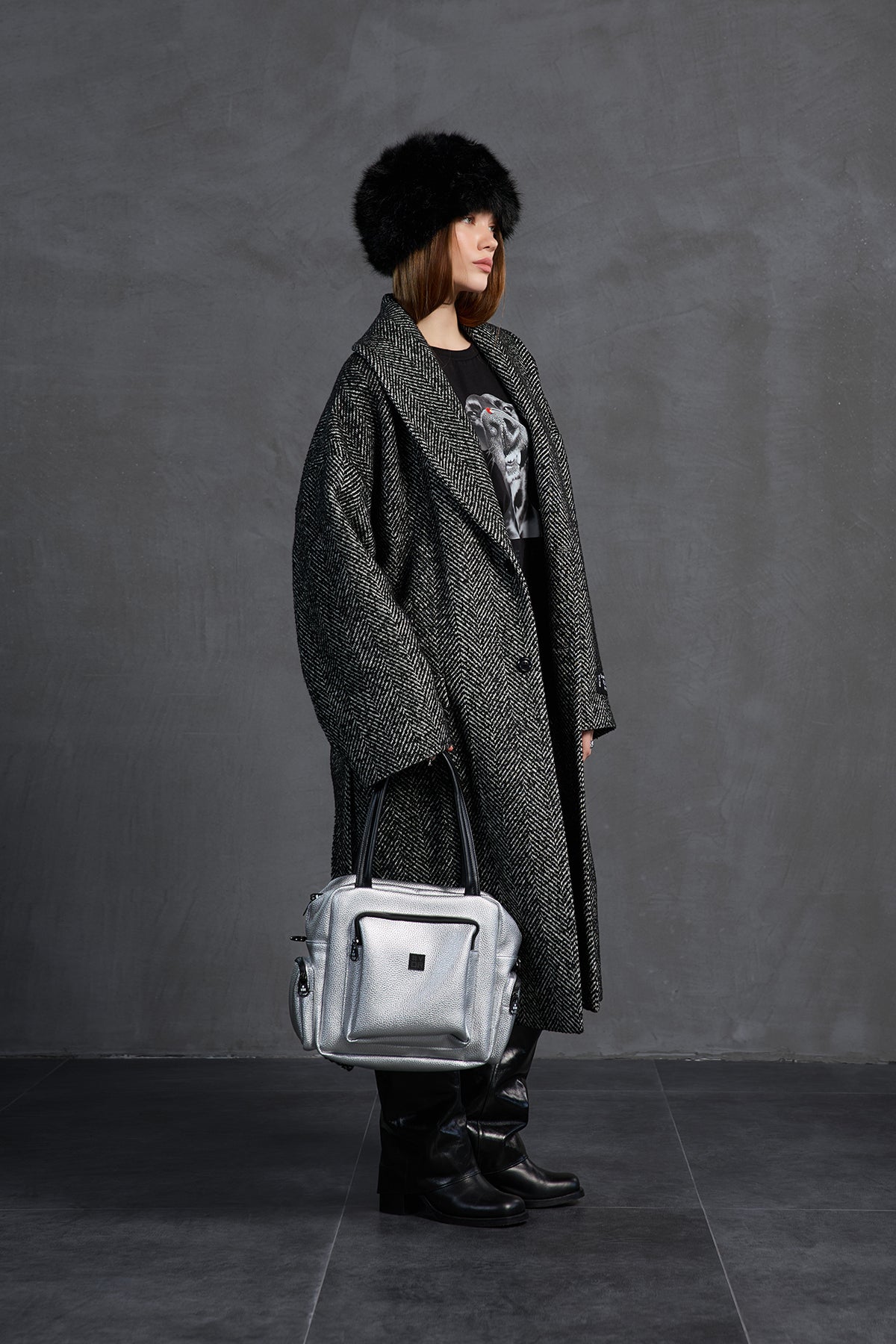 Siyah Kürk Görünümlü Şapka Postino