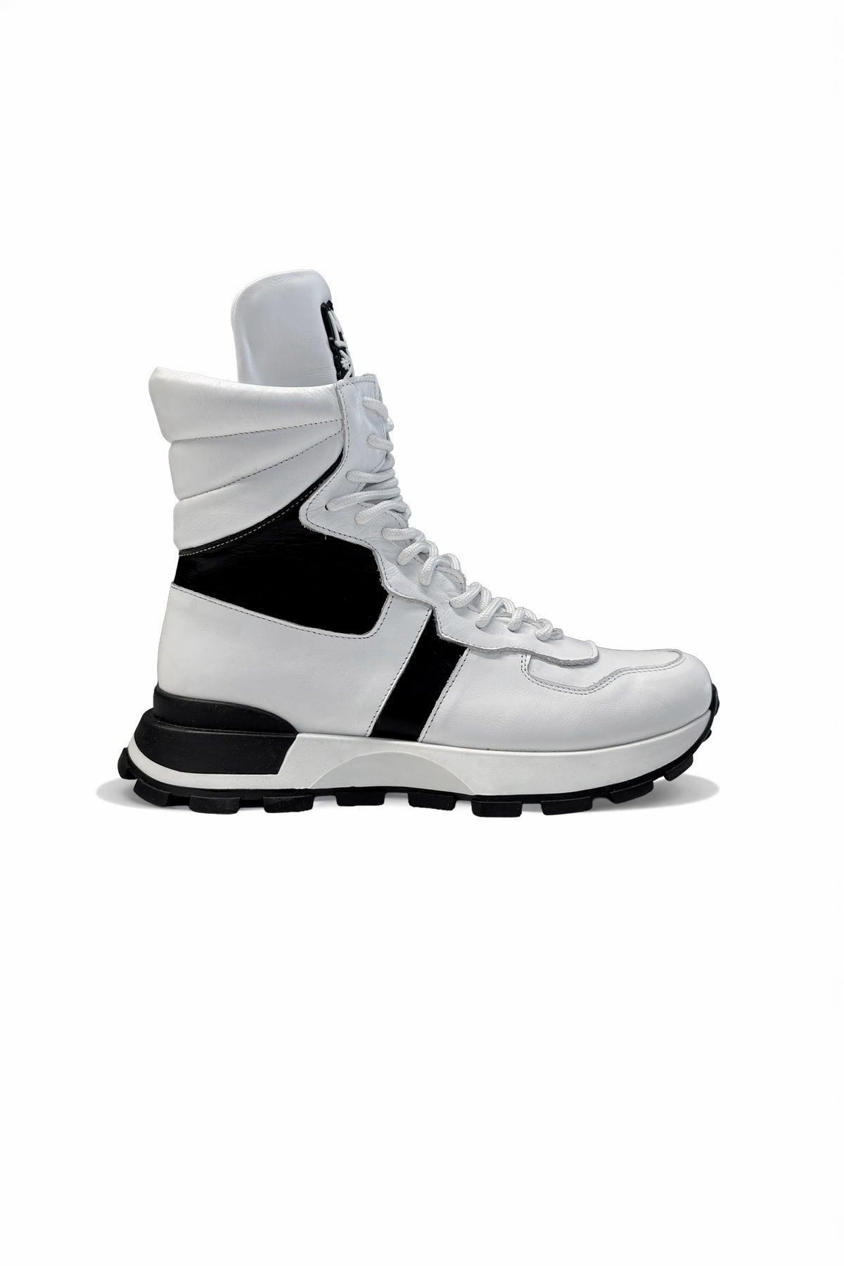 Beyaz Siyah  Bot Tina4