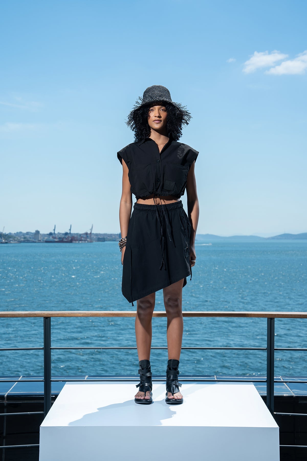 Siyah  Sapka Togo