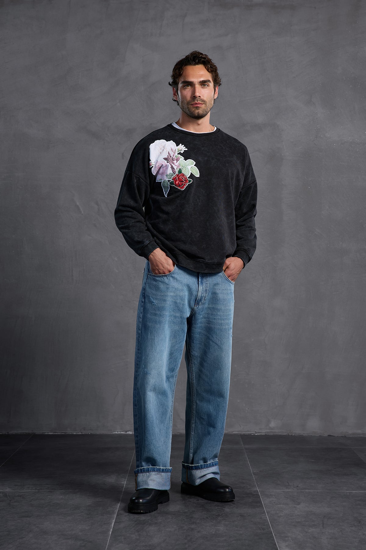 Siyah Sıfır Yaka Baskılı  Sweatshirt 10001