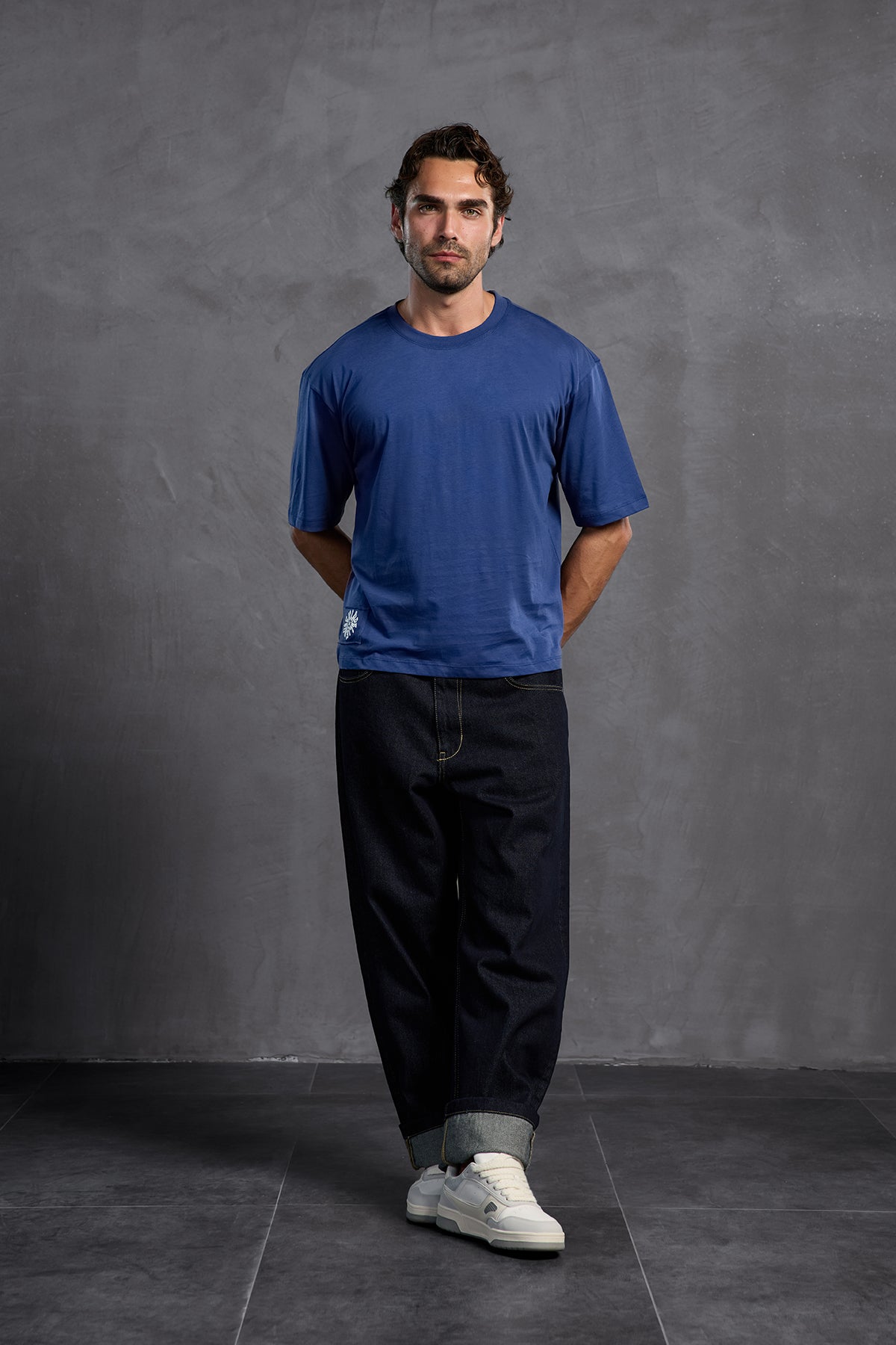 Mavi Sıfır Yaka Arkası Baskılı T-Shirt 10010