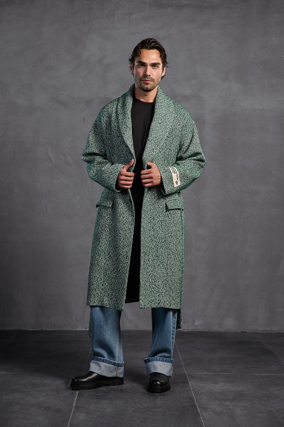 Siyah Sıfır Yaka Arkası Baskılı T-Shirt 10010