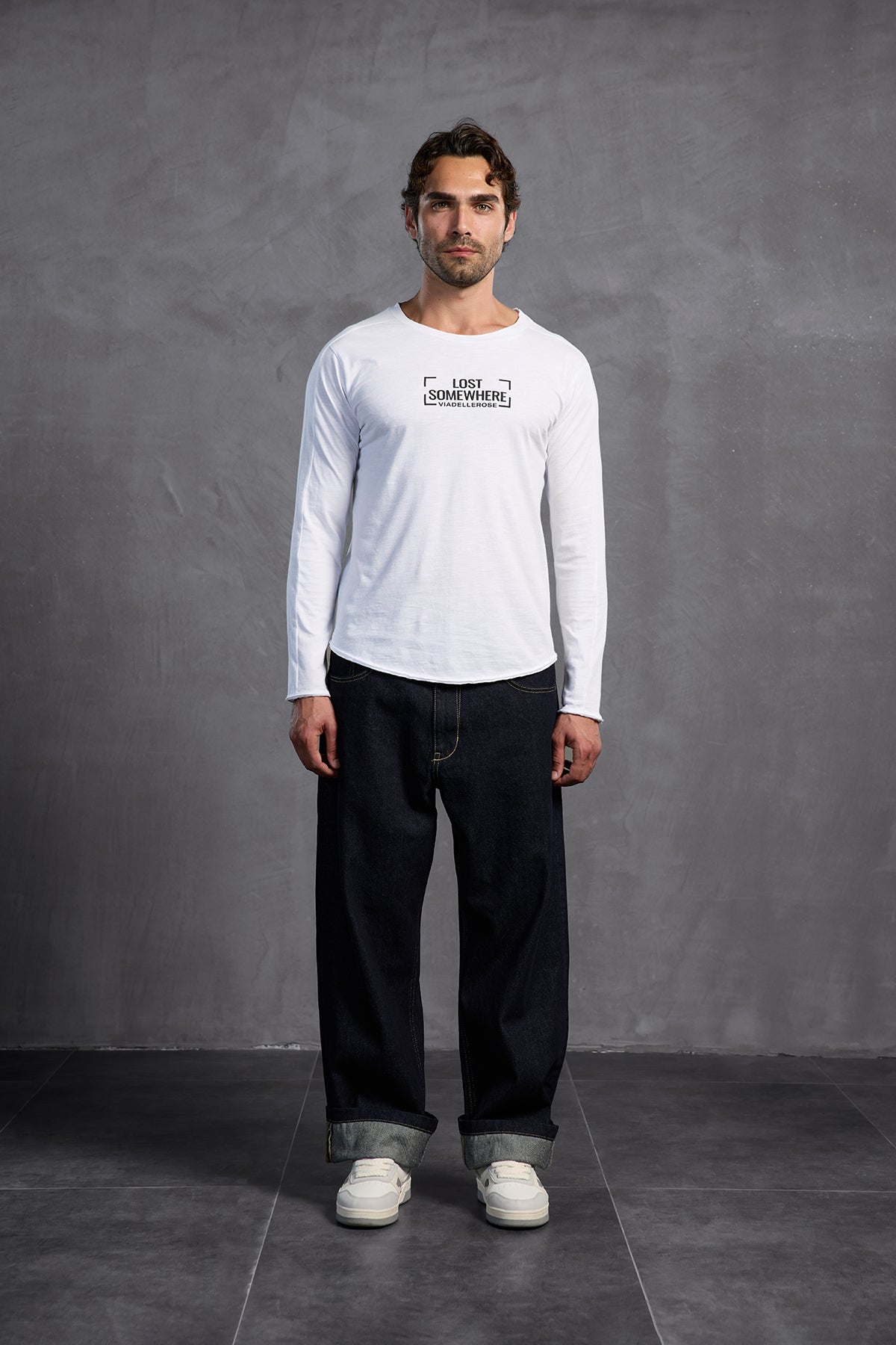 Beyaz Sıfır Yaka Önü Yazılı T-Shirt 10011