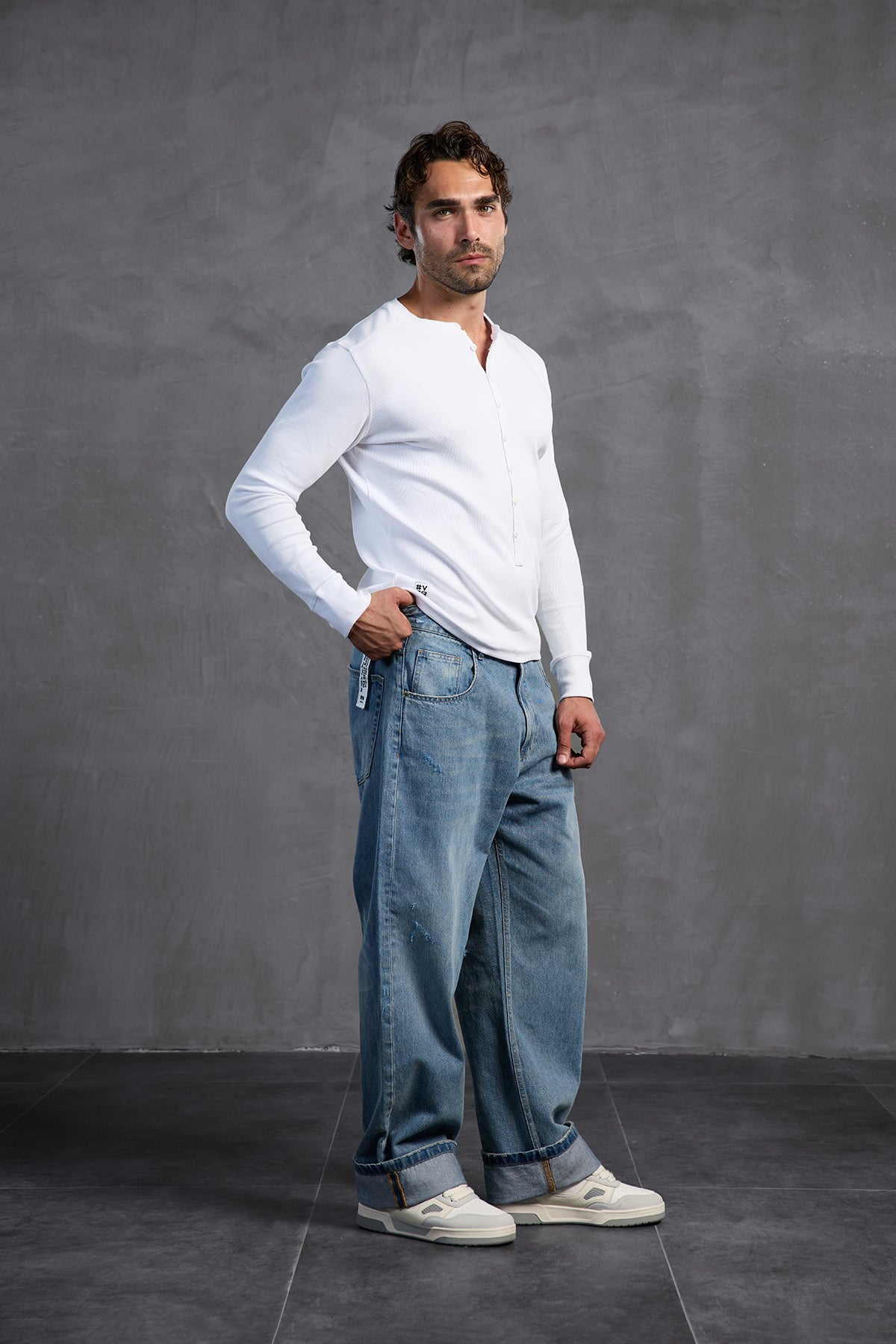 Beyaz Fitilli Önü Düğmeli  T-Shirt 10025