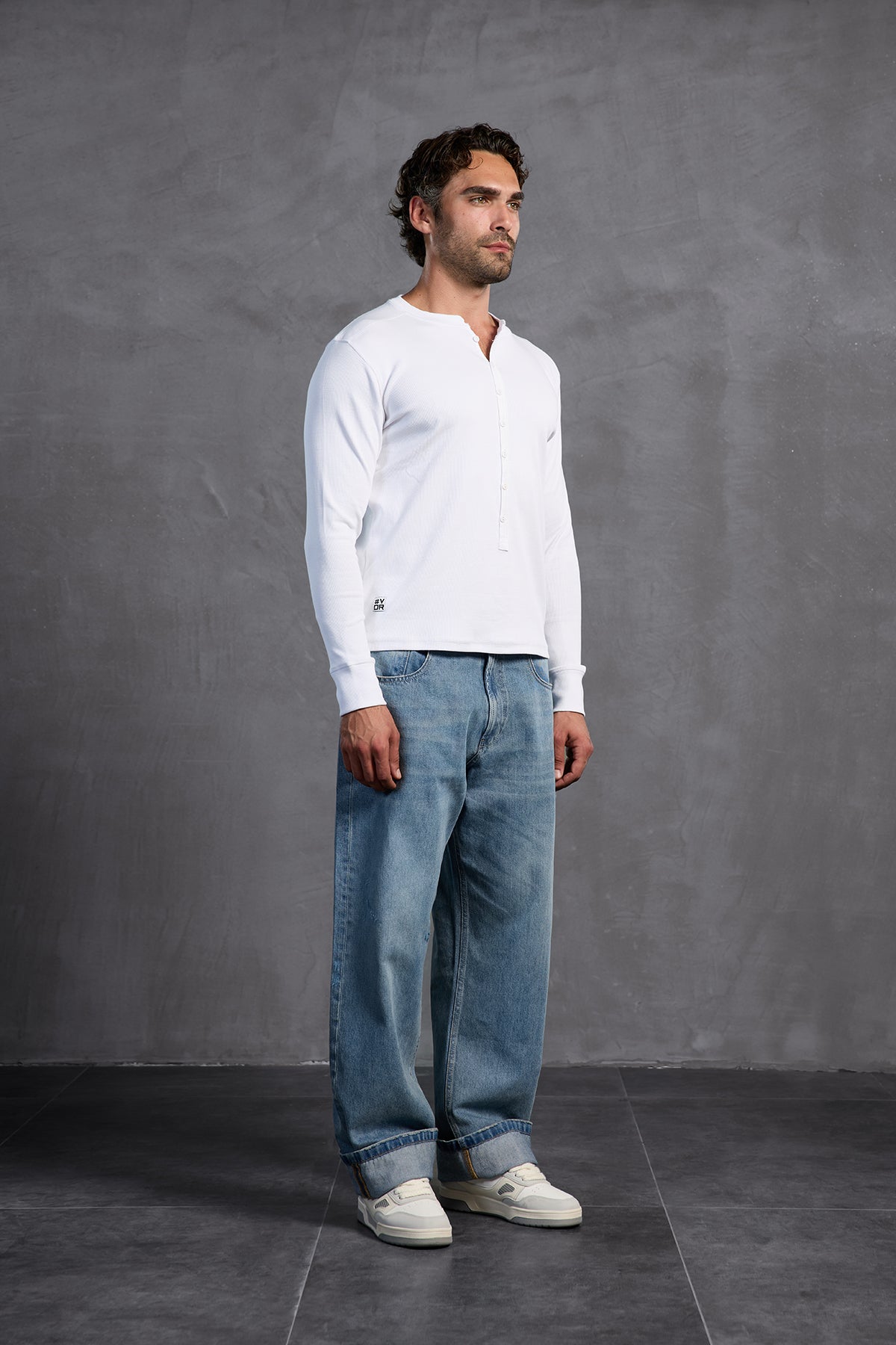 Beyaz Fitilli Önü Düğmeli  T-Shirt 10025