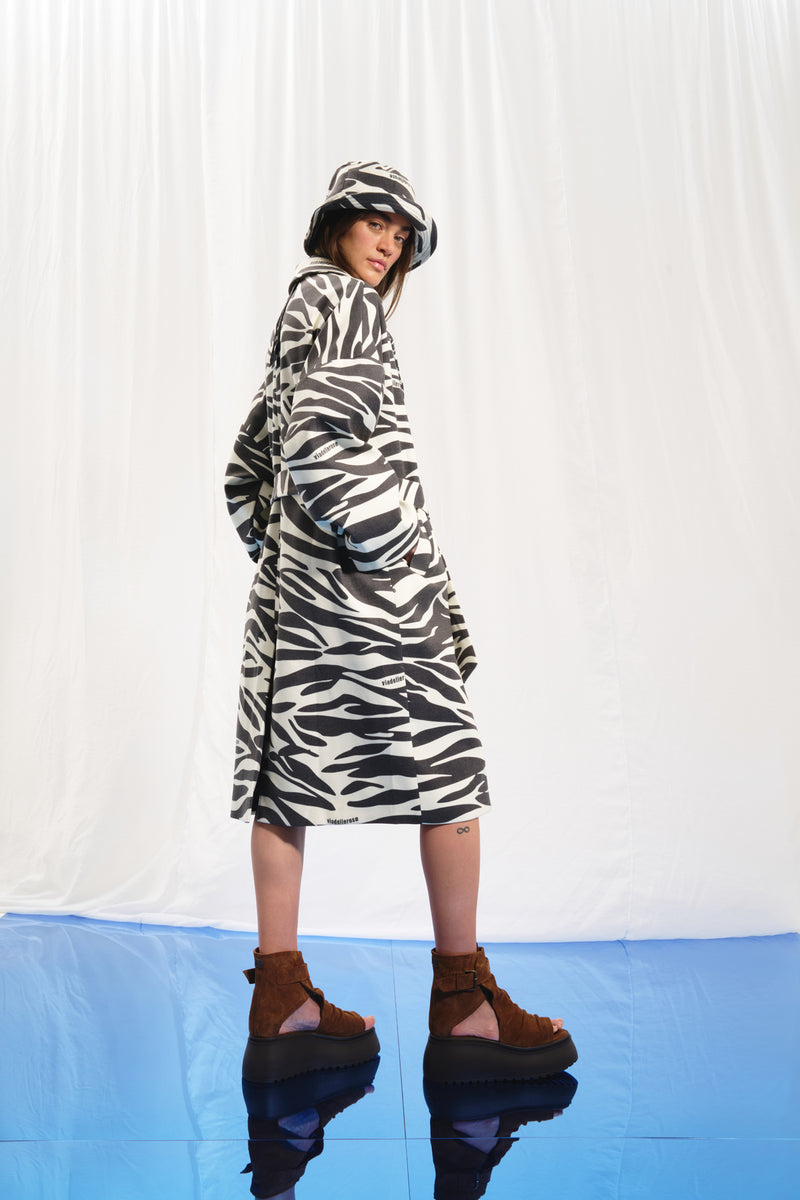 Siyah Ekru Zebra Desenli Yumuşak Ceket 17383