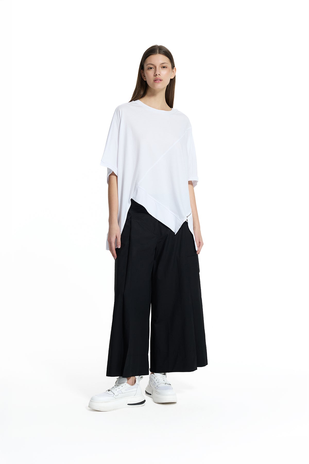 Beyaz Asimetrik Kesim Fermuar Detaylı Oversize T-Shirt 19015