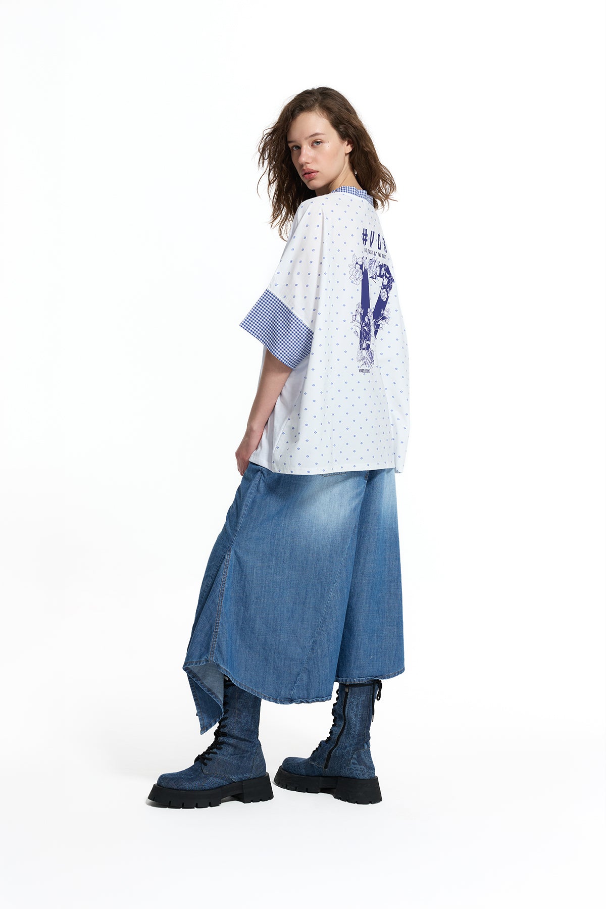 Beyaz Mavi V Yaka VDR Baskılı Oversize T-Shirt 19016