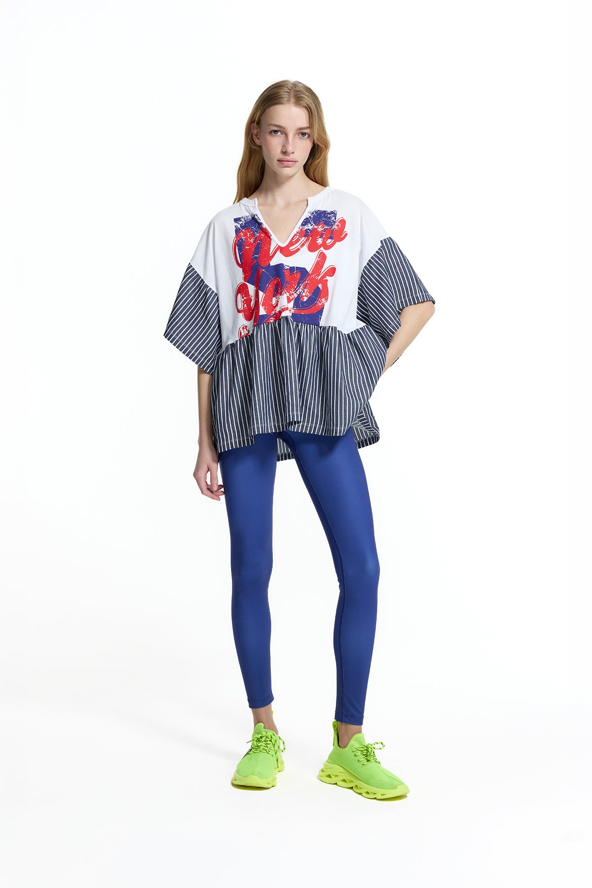 Beyaz Açık Mavi Yazı Baskılı Çizgi Detaylı Volanlı T-Shirt 19021