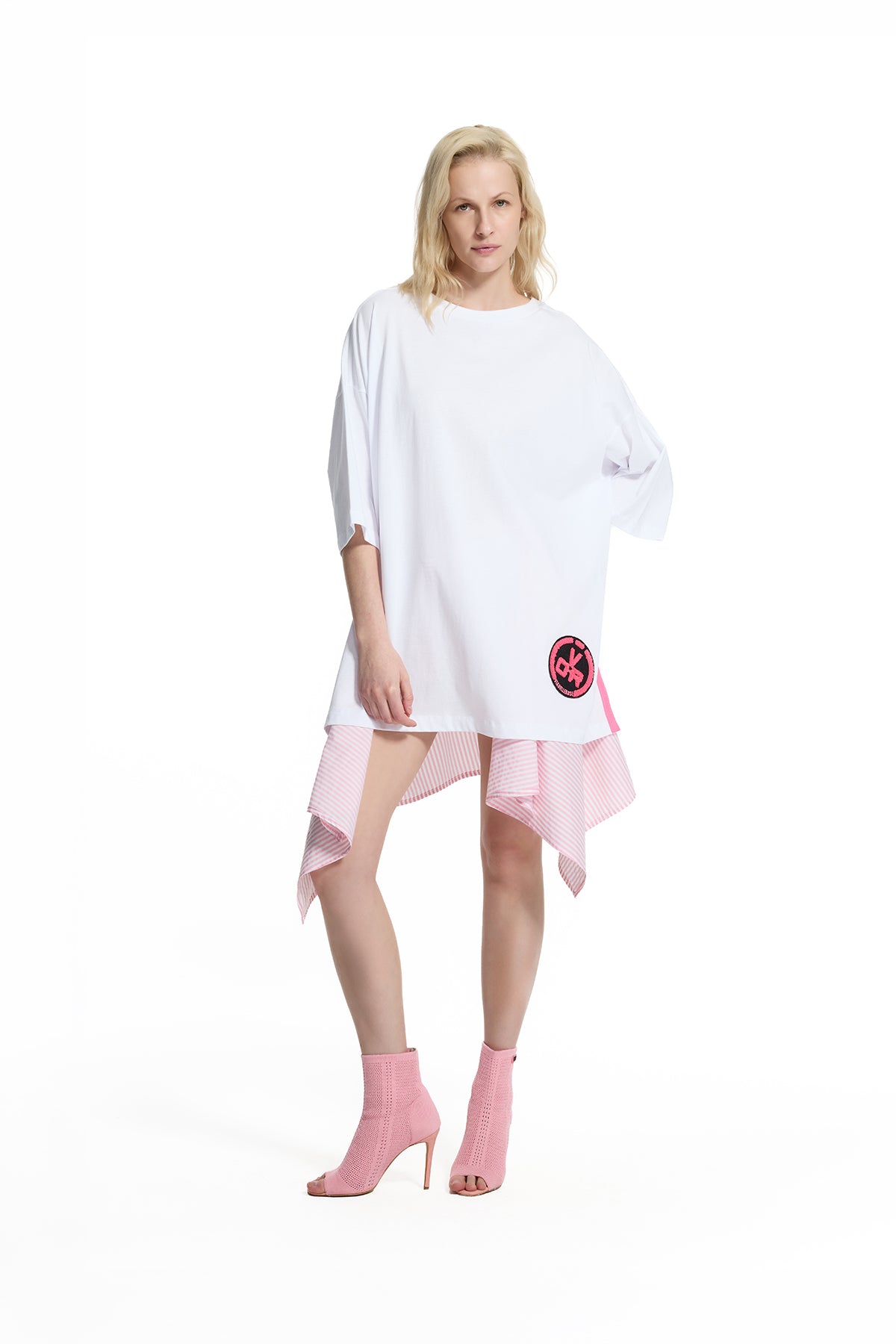 Beyaz Arkası Logo Baskılı Oversize T-Shirt 19024