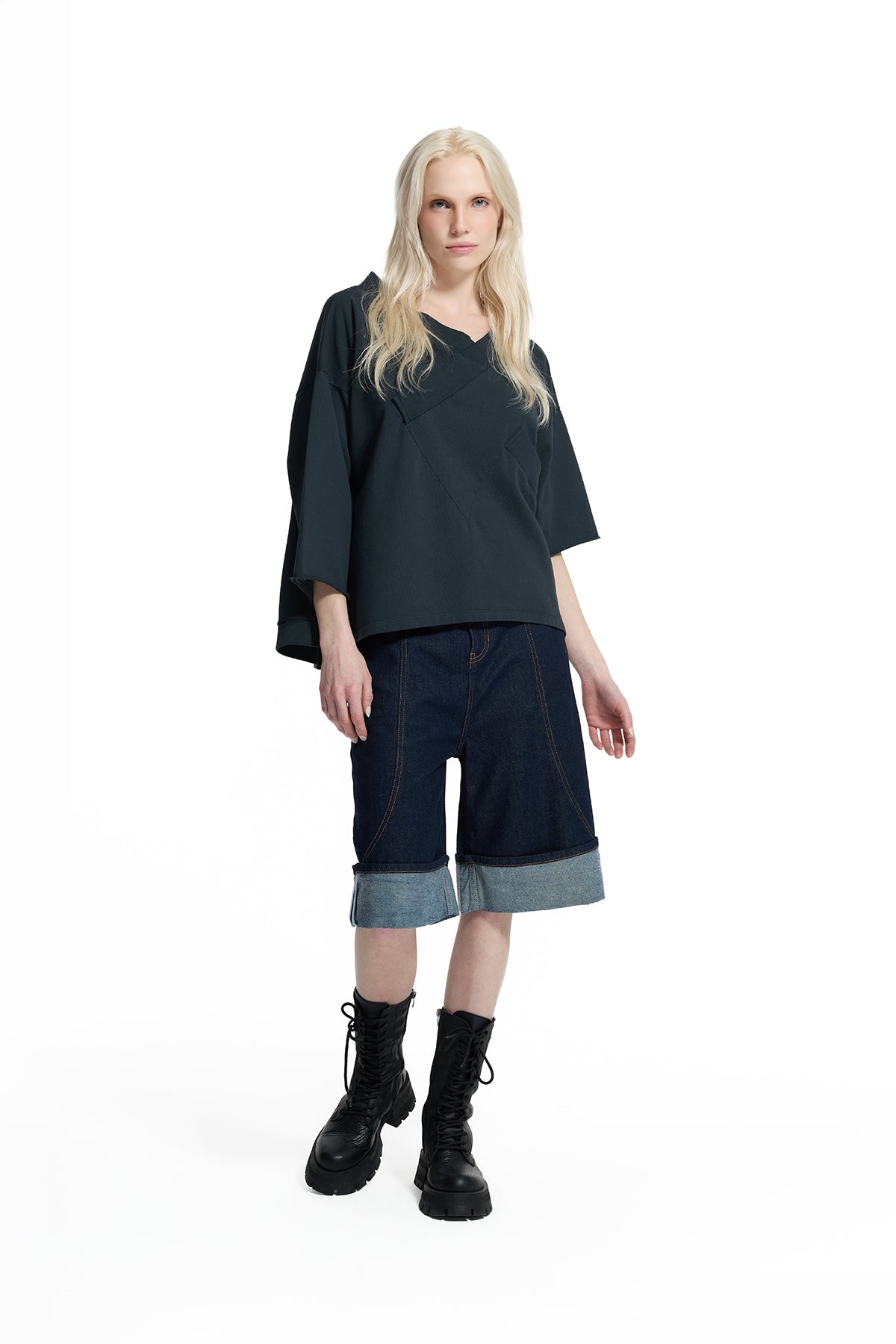 Siyah Kruvaze Yaka Arkası Kabartma Logo Detaylı Oversize Sweatshirt 19036