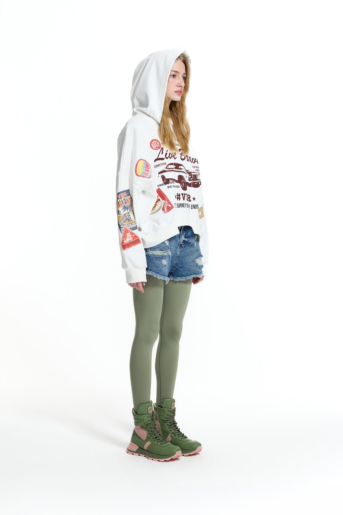 Ekru Arma ve Baskı Detaylı Kapüşonlu Sweatshirt 19044