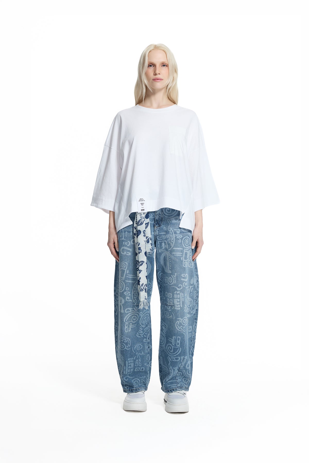Beyaz Minimal Cep Detaylı Oversize Siluet T-Shirt 19103