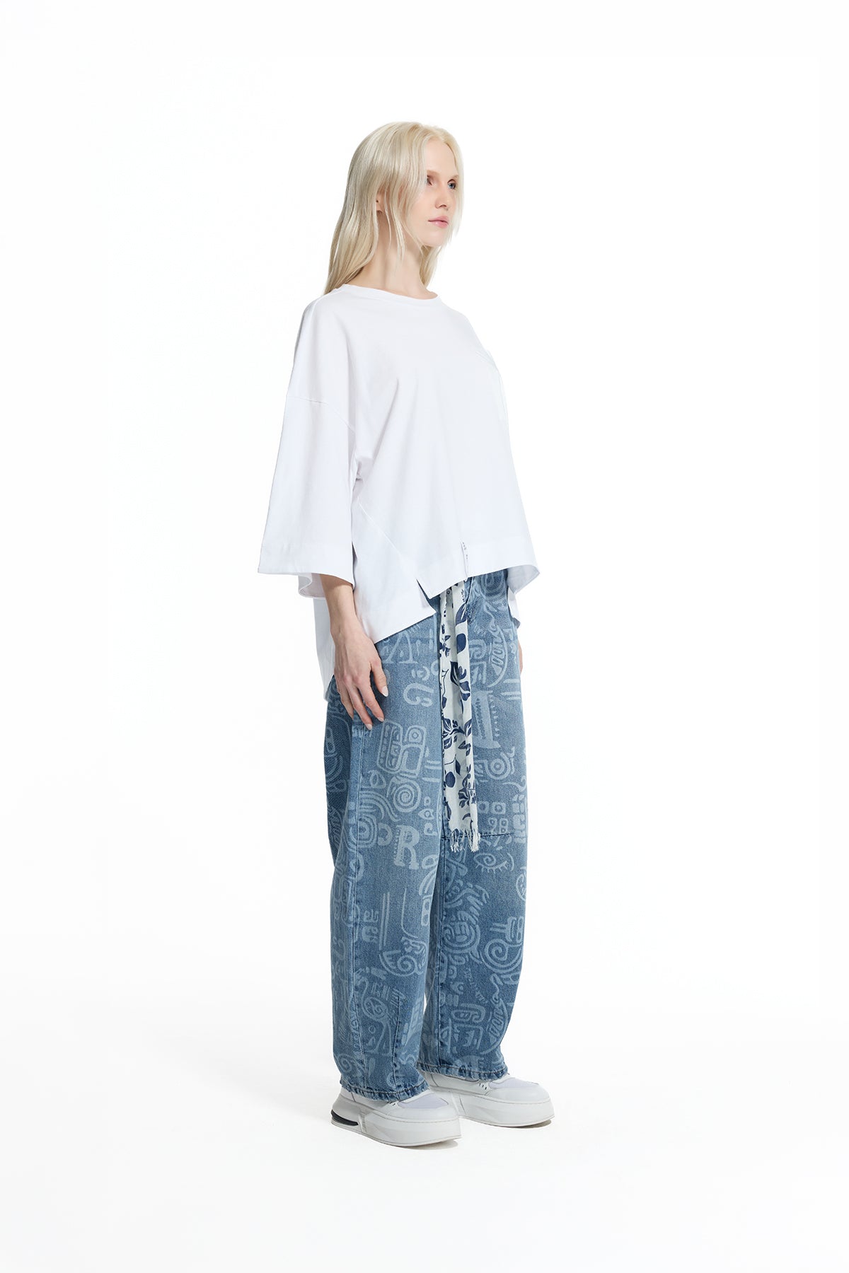 Beyaz Minimal Cep Detaylı Oversize Siluet T-Shirt 19103