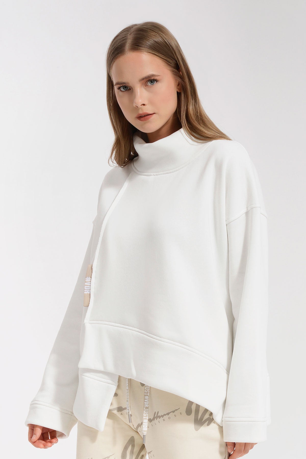 Ekru  Sweatshirt 8027