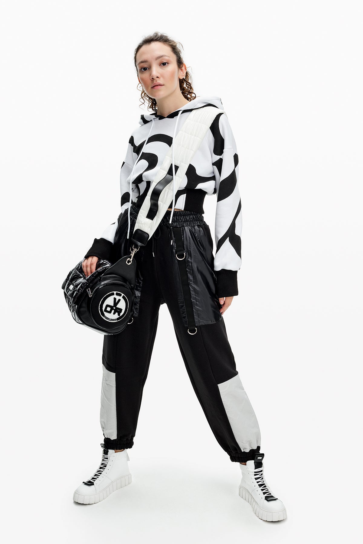 Beyaz Siyah  Sweatshirt 10138