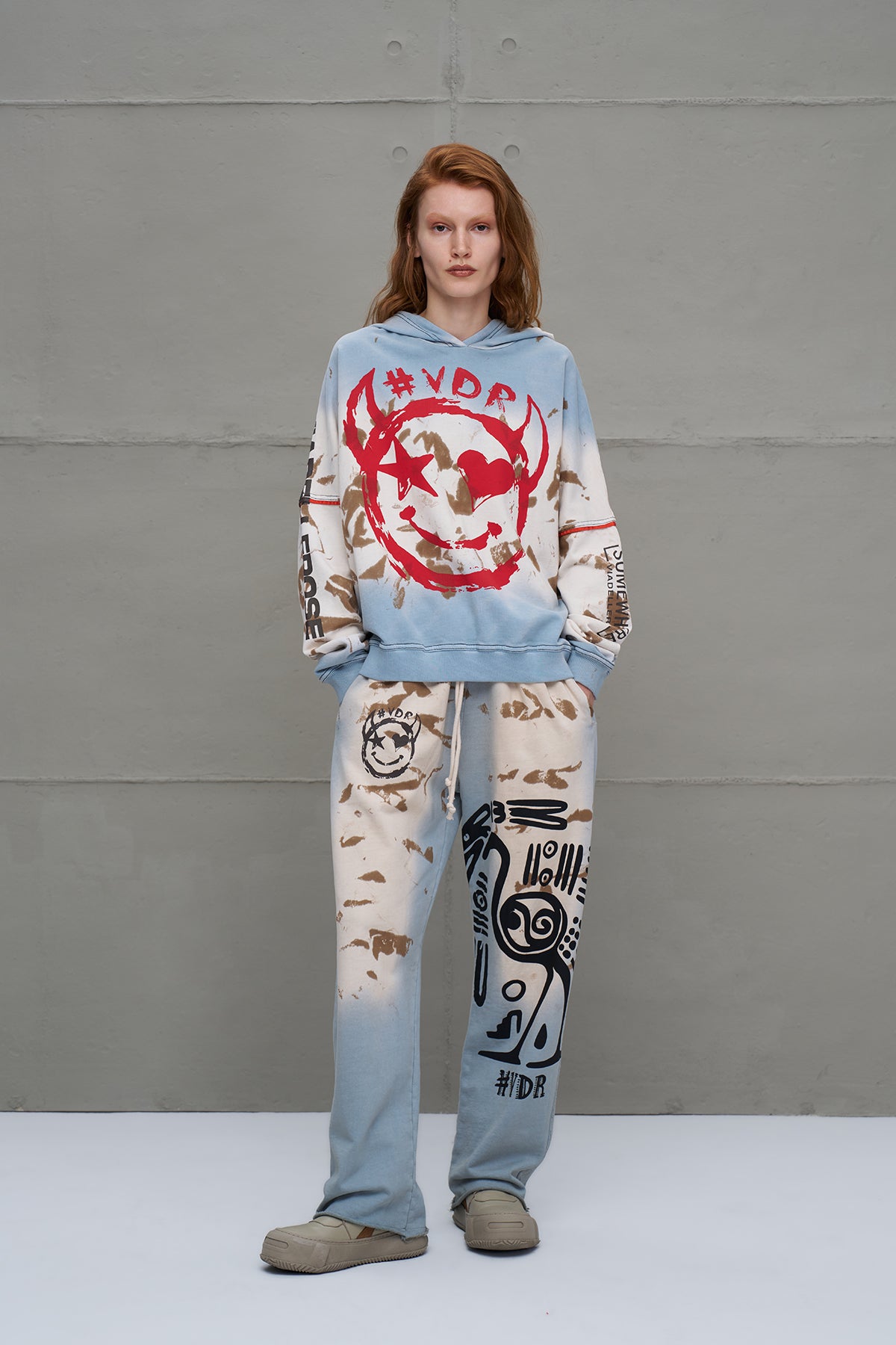 Mavi Bej Eskitme Desenli Oversize Kapüsonlu Sweatshirt 18000