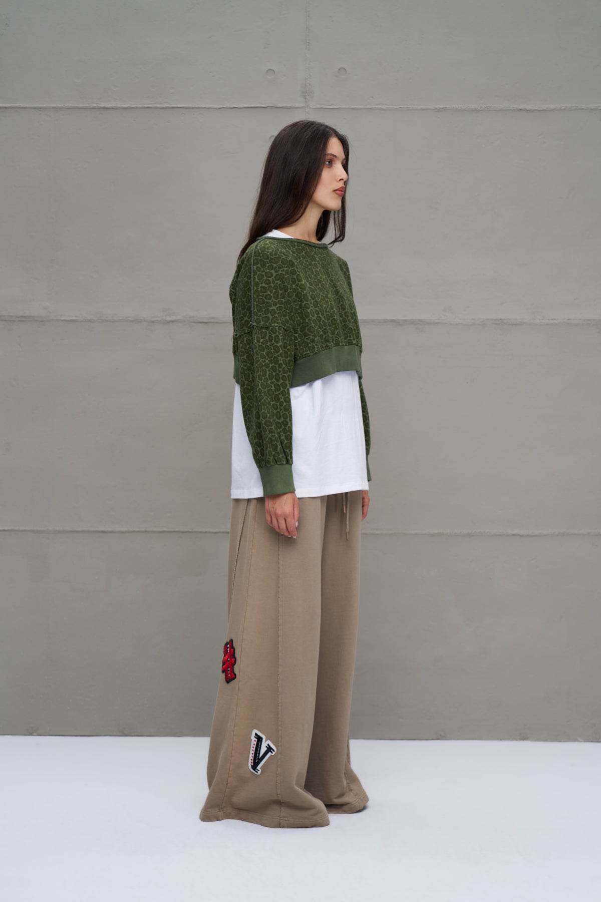 Yesil Leoparli Kisa Sweatshirt 18013