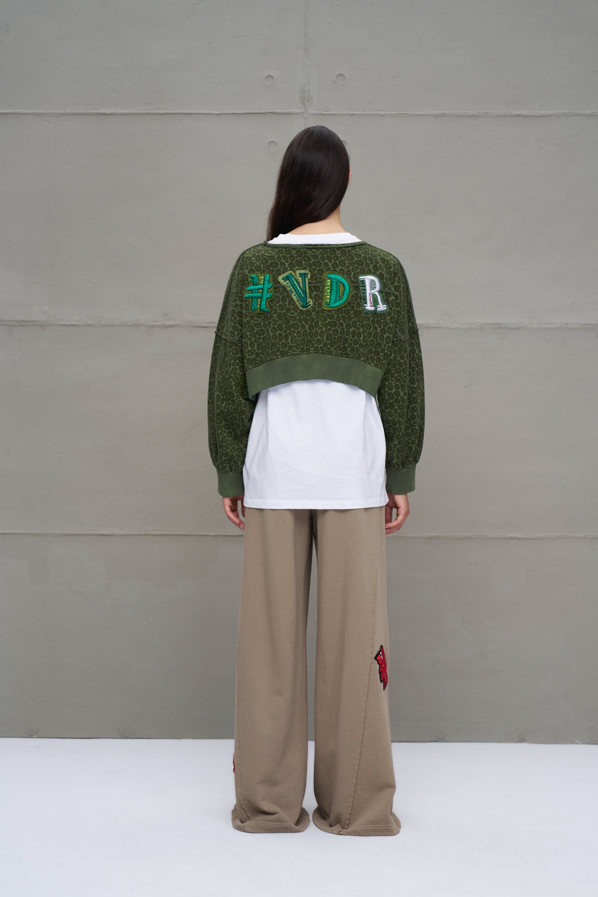 Yesil Leoparli Kisa Sweatshirt 18013