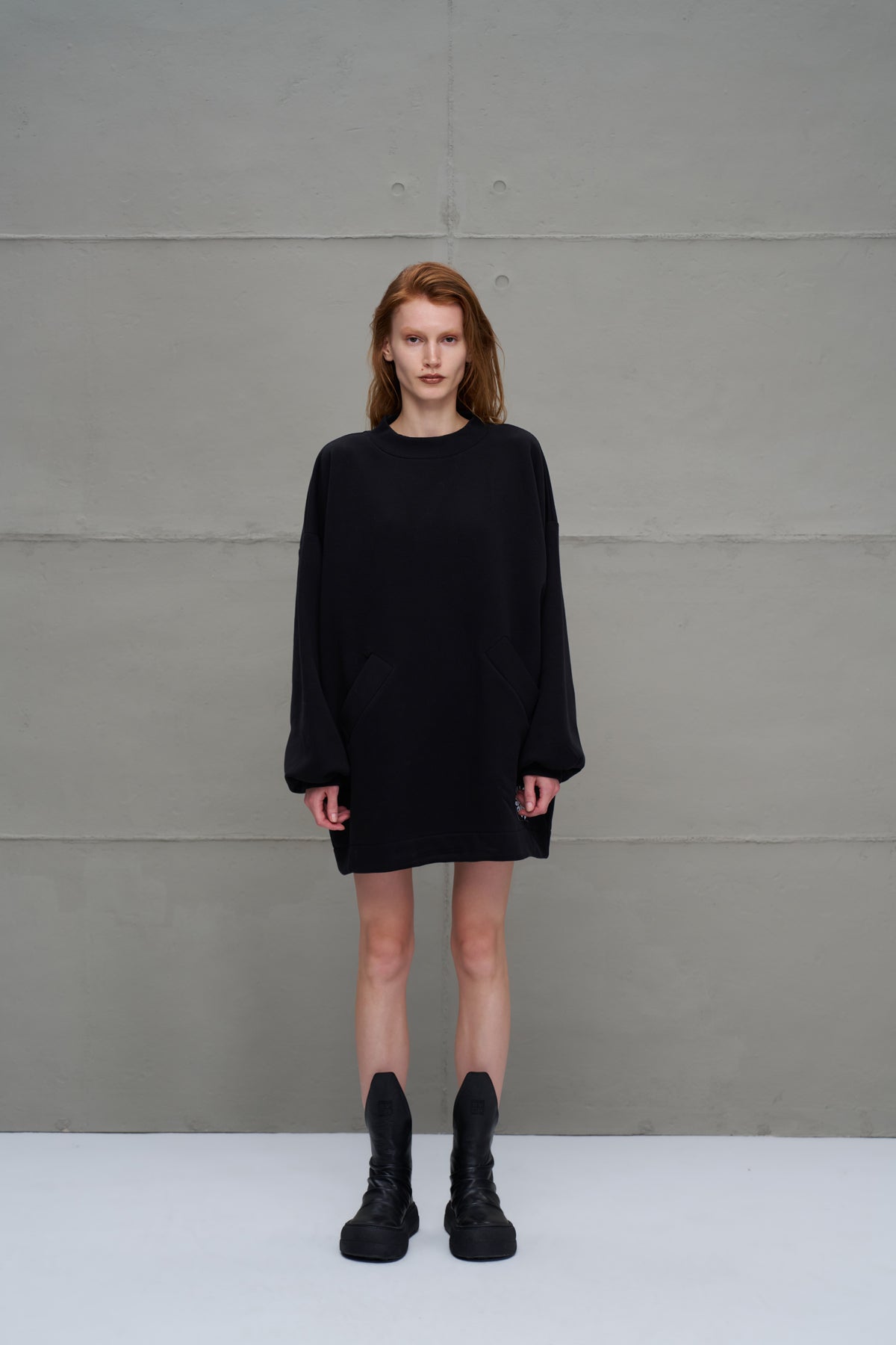 Siyah Genis Kesim Sweatshirt 18022