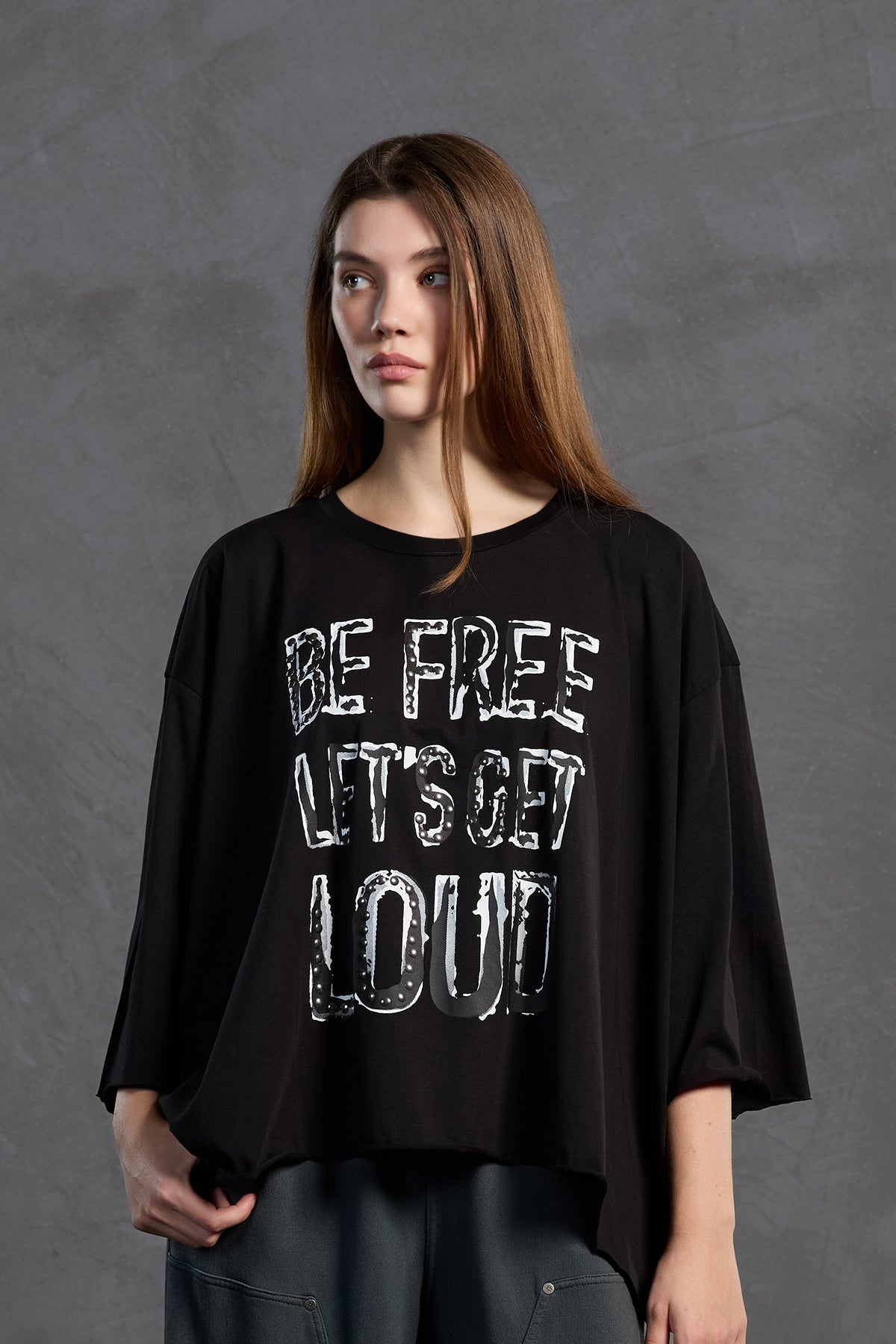 Siyah Sloganli Asimetrik Oversize T-Shirt 18035