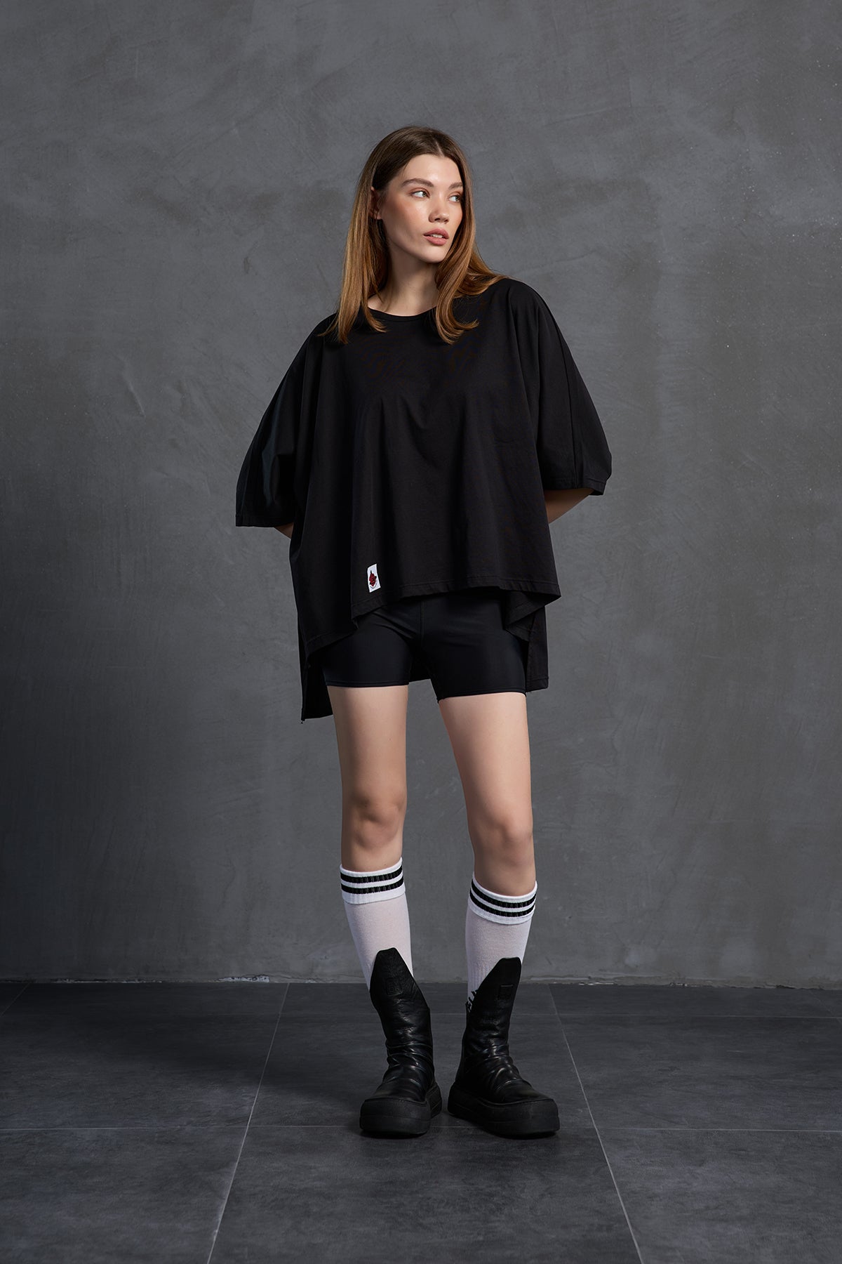 Siyah Asimetrik Oversize T-Shirt 18037