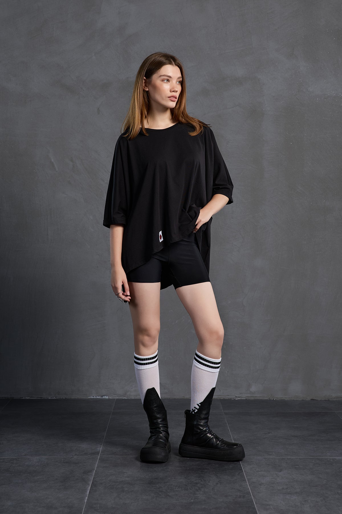 Siyah Asimetrik Oversize T-Shirt 18037