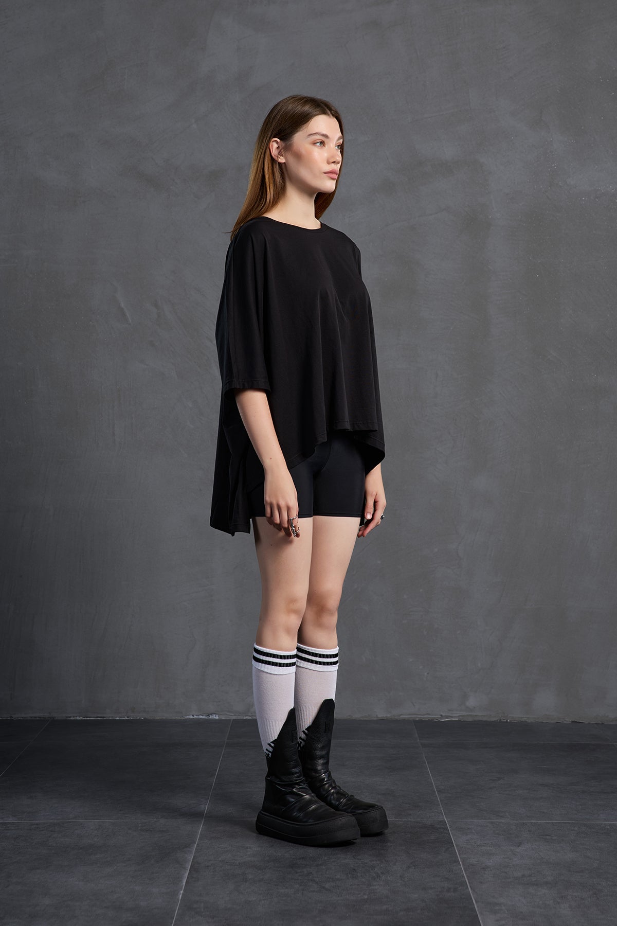 Siyah Asimetrik Oversize T-Shirt 18037