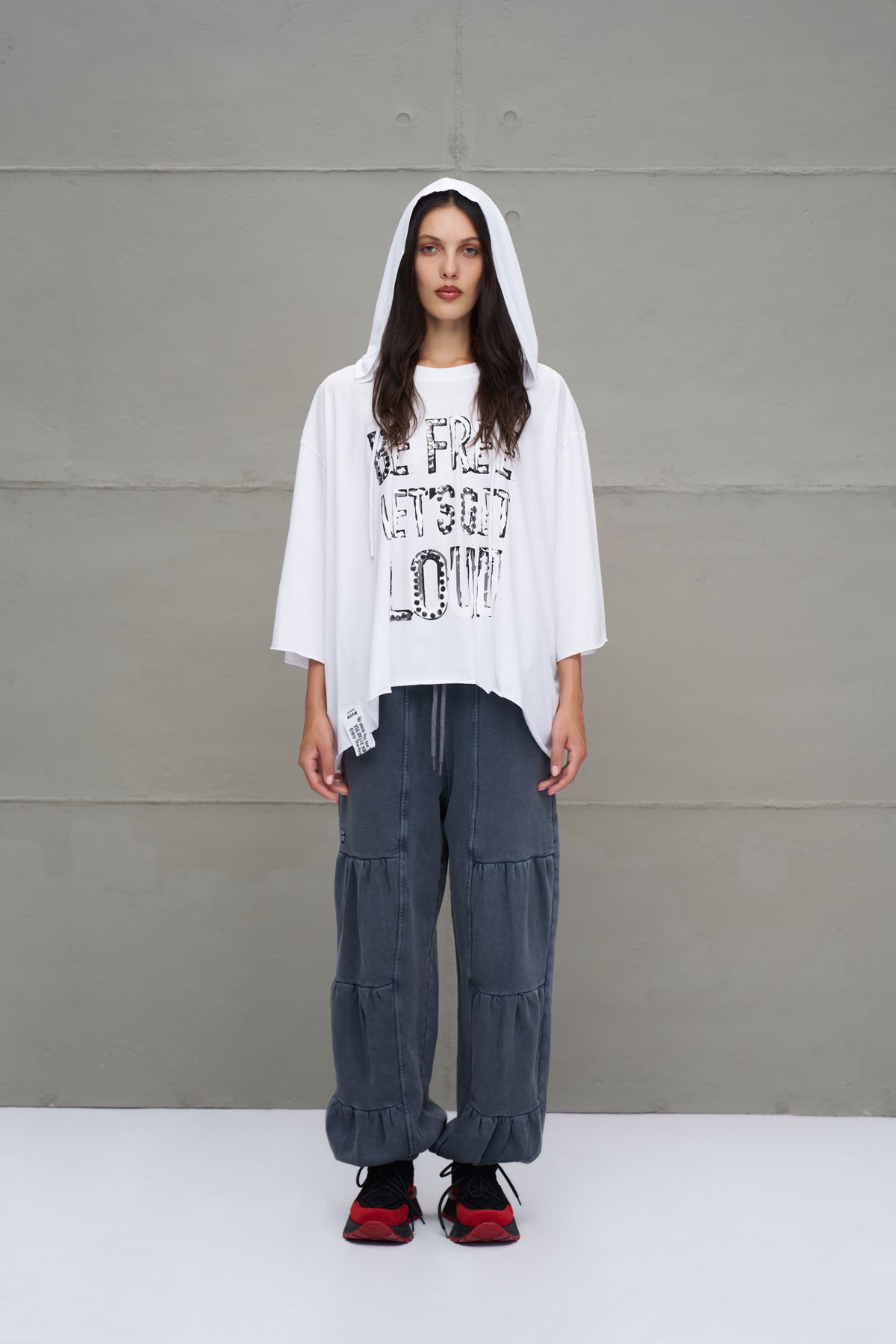 Beyaz Asimetrik Oversize Kapüsonlu T-Shirt 18042