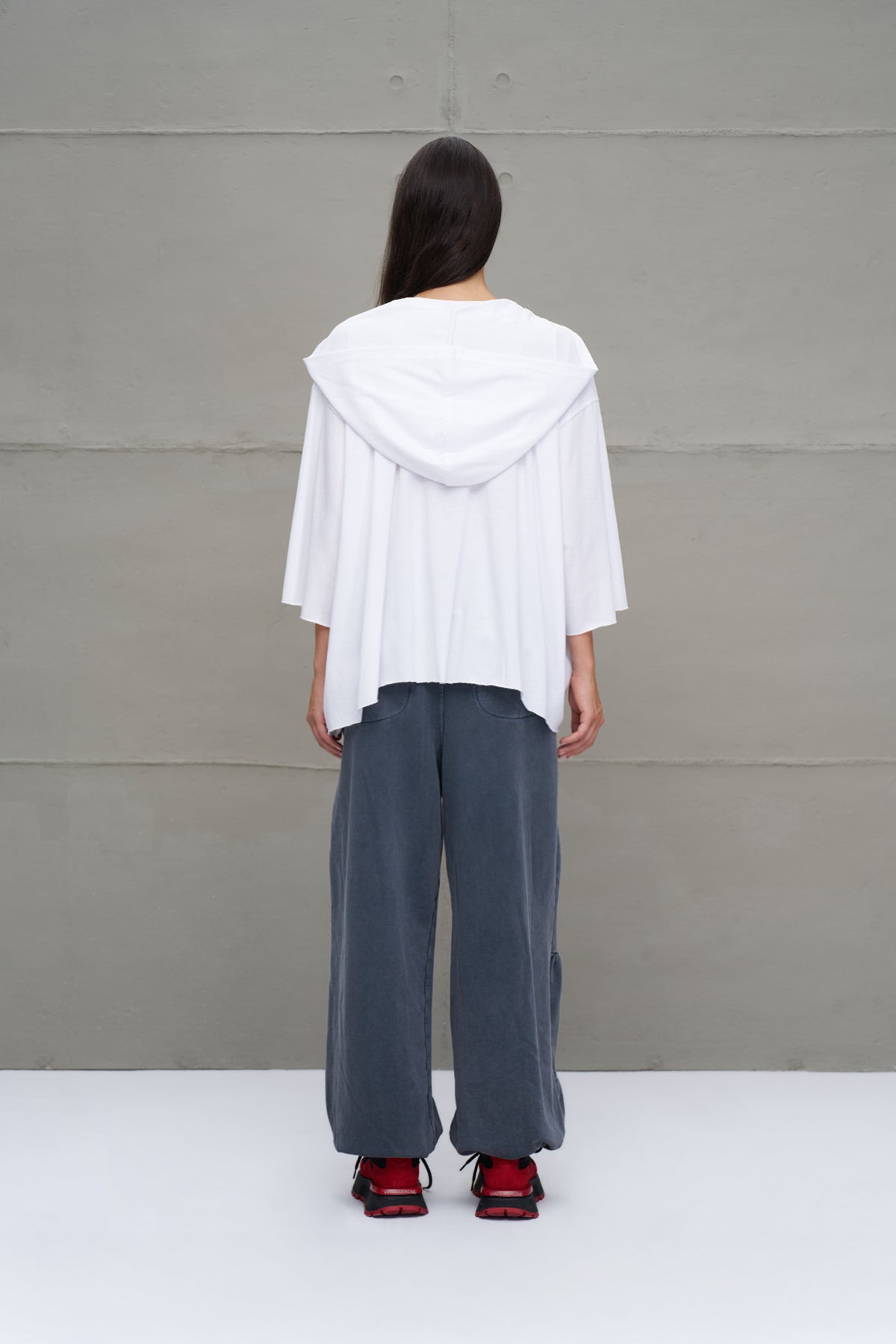 Beyaz Asimetrik Oversize Kapüsonlu T-Shirt 18042