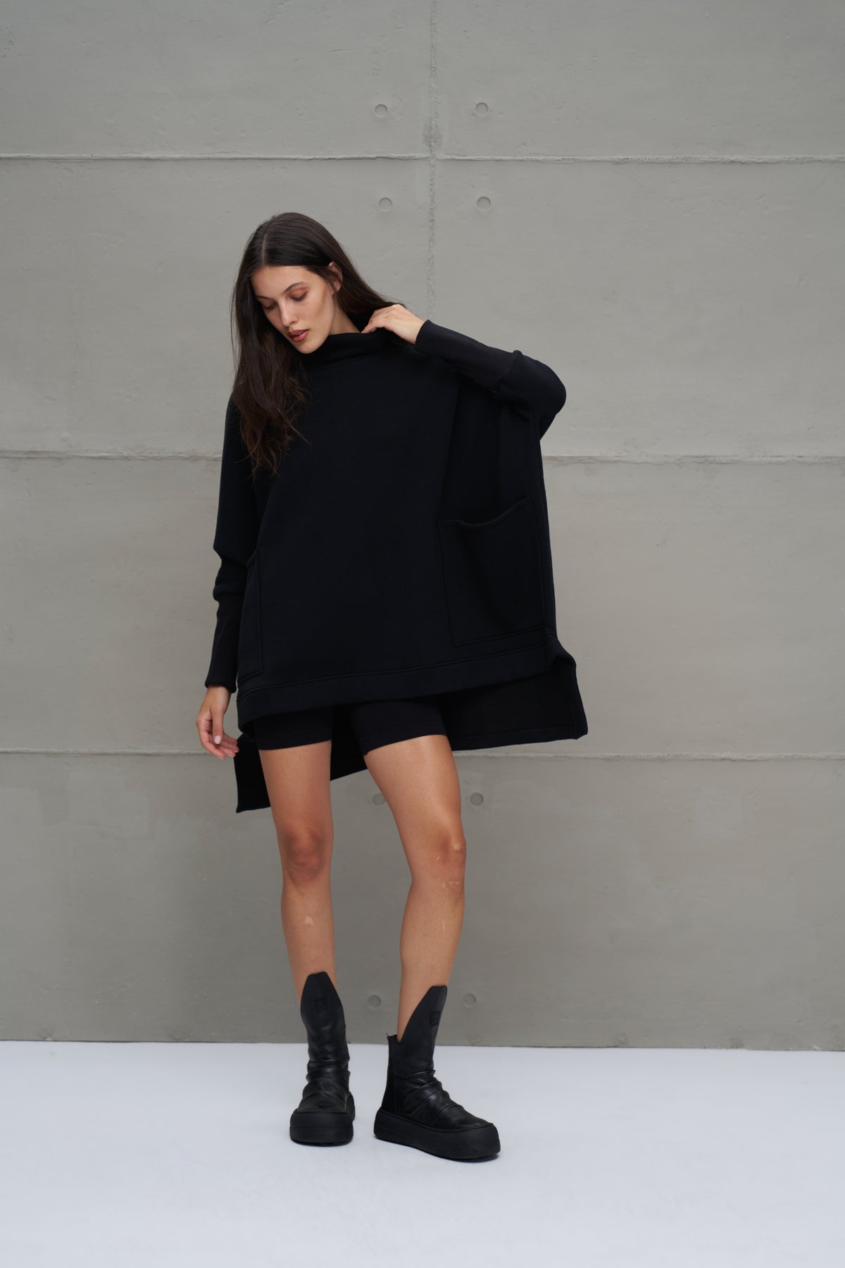 Siyah Balikçi Yaka Oversize Sweatshirt 18045