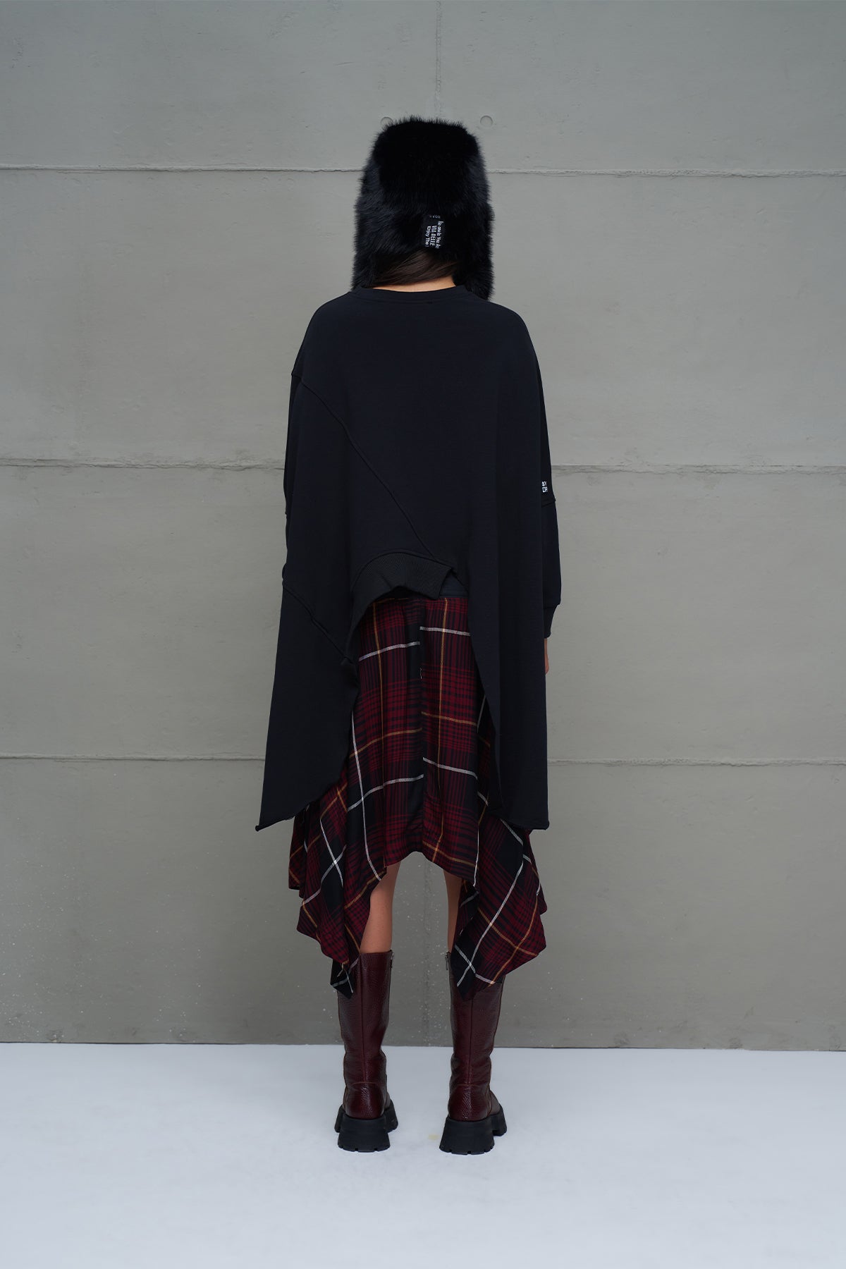 Siyah Asimetrik Oversize Sweatshirt 18046