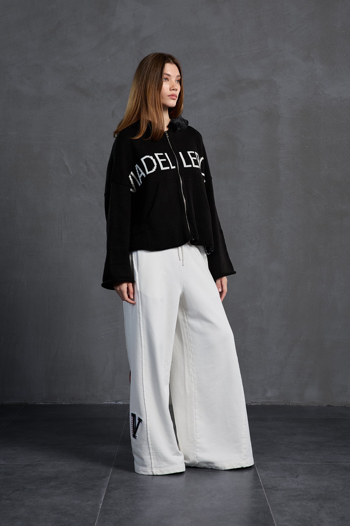 Siyah Fermuarli Yazili Oversize Kapüsonlu Kazak 18076