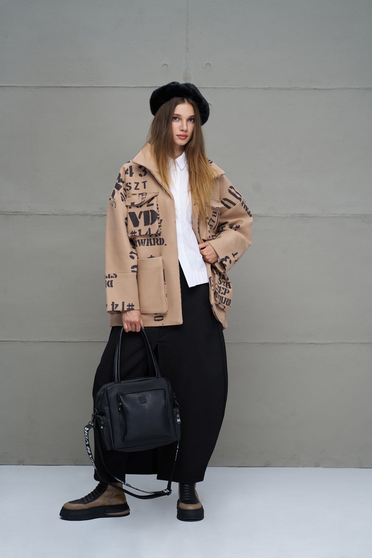 Bej Siyah Desenli Oversize Kase Ceket 18115