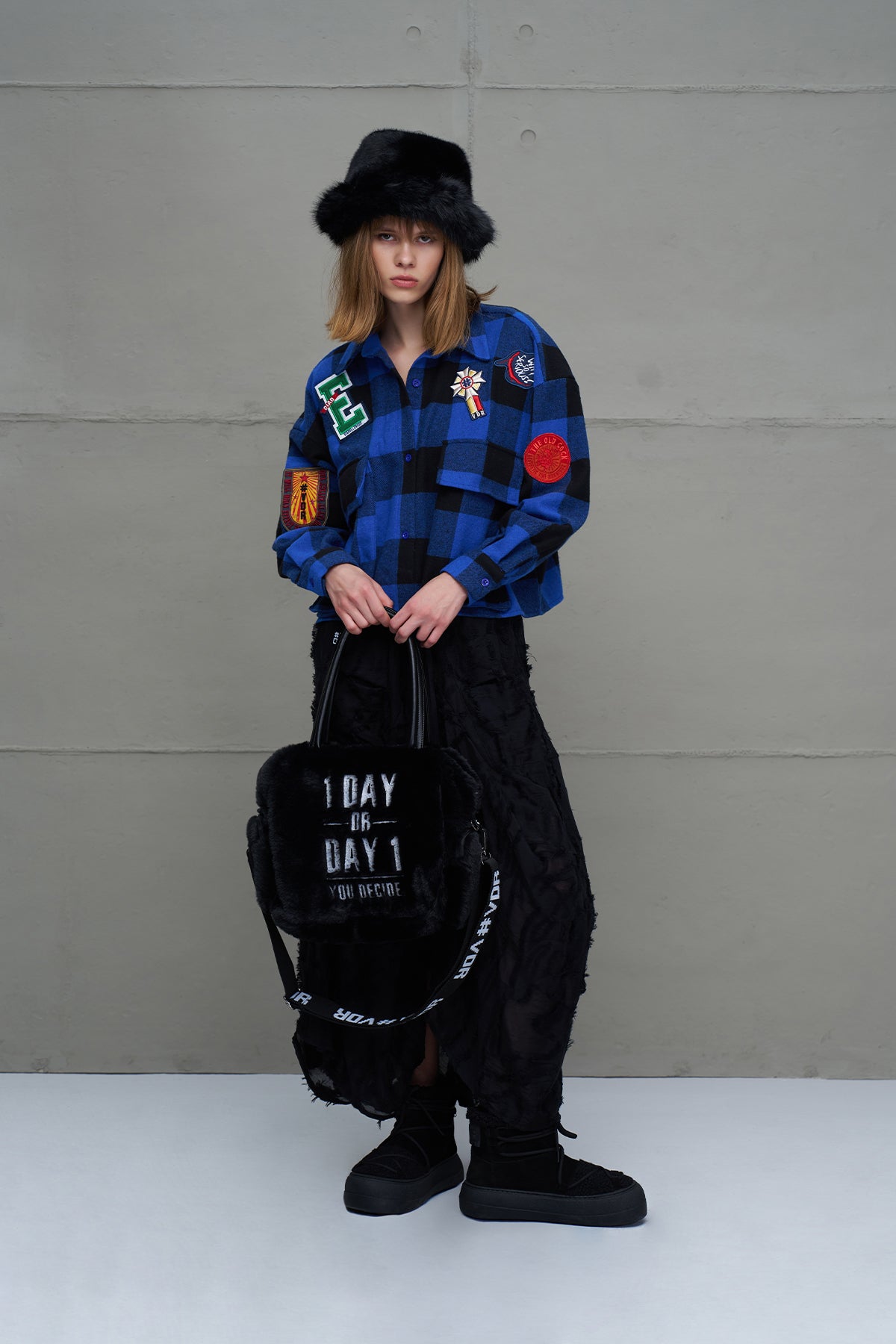 Saks Mavisi Siyah Ekose Oversize Gömlek 18116