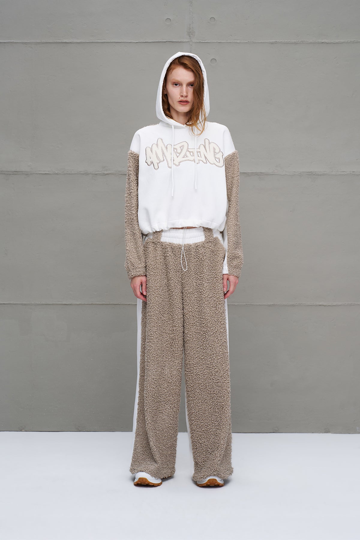Ekru Bej Kürk Görünümlü Kapüsonlu Sweatshirt 18154
