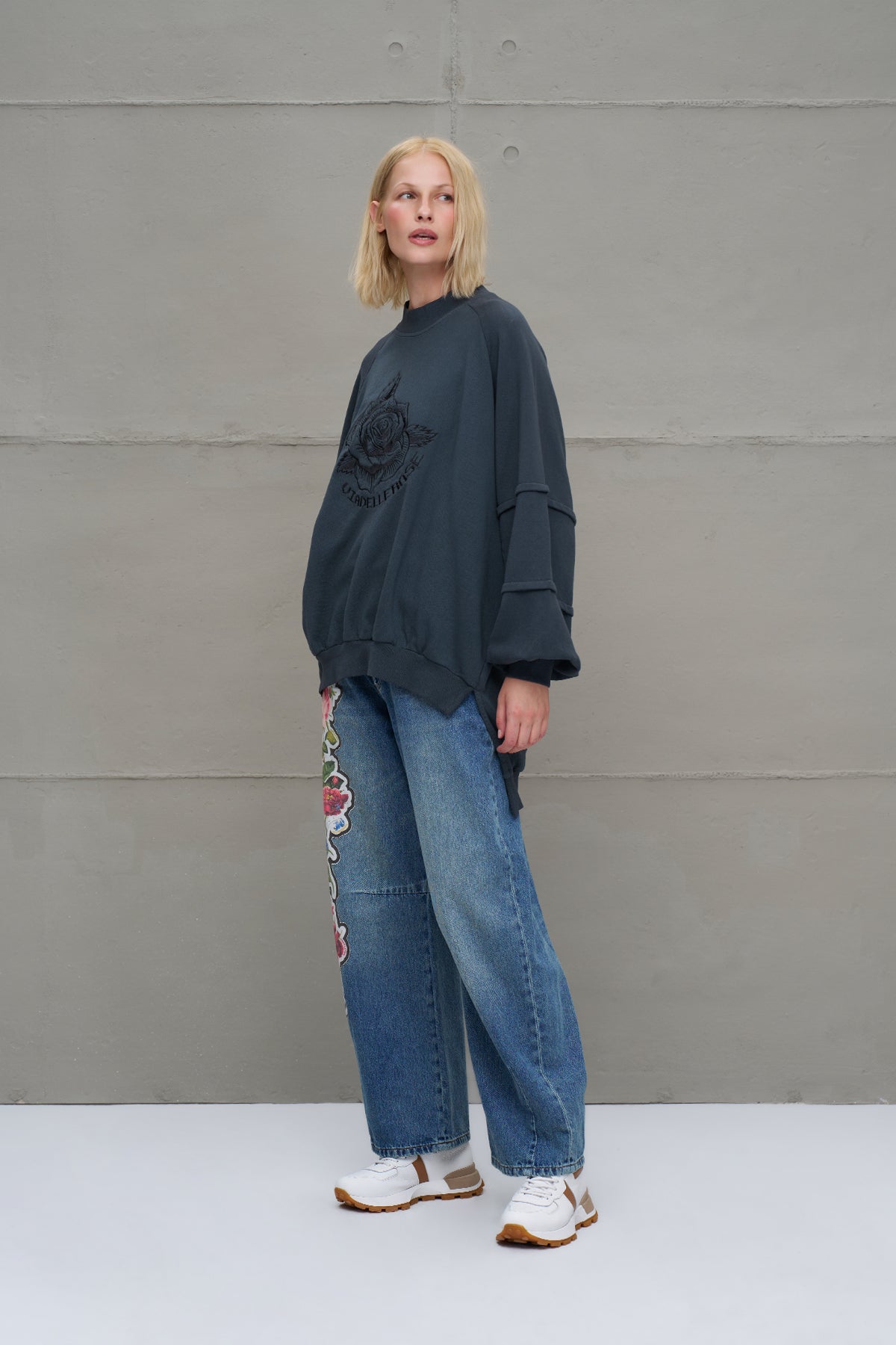 Antrasit Çiçek Desenli Oversize Sweatshirt 18156