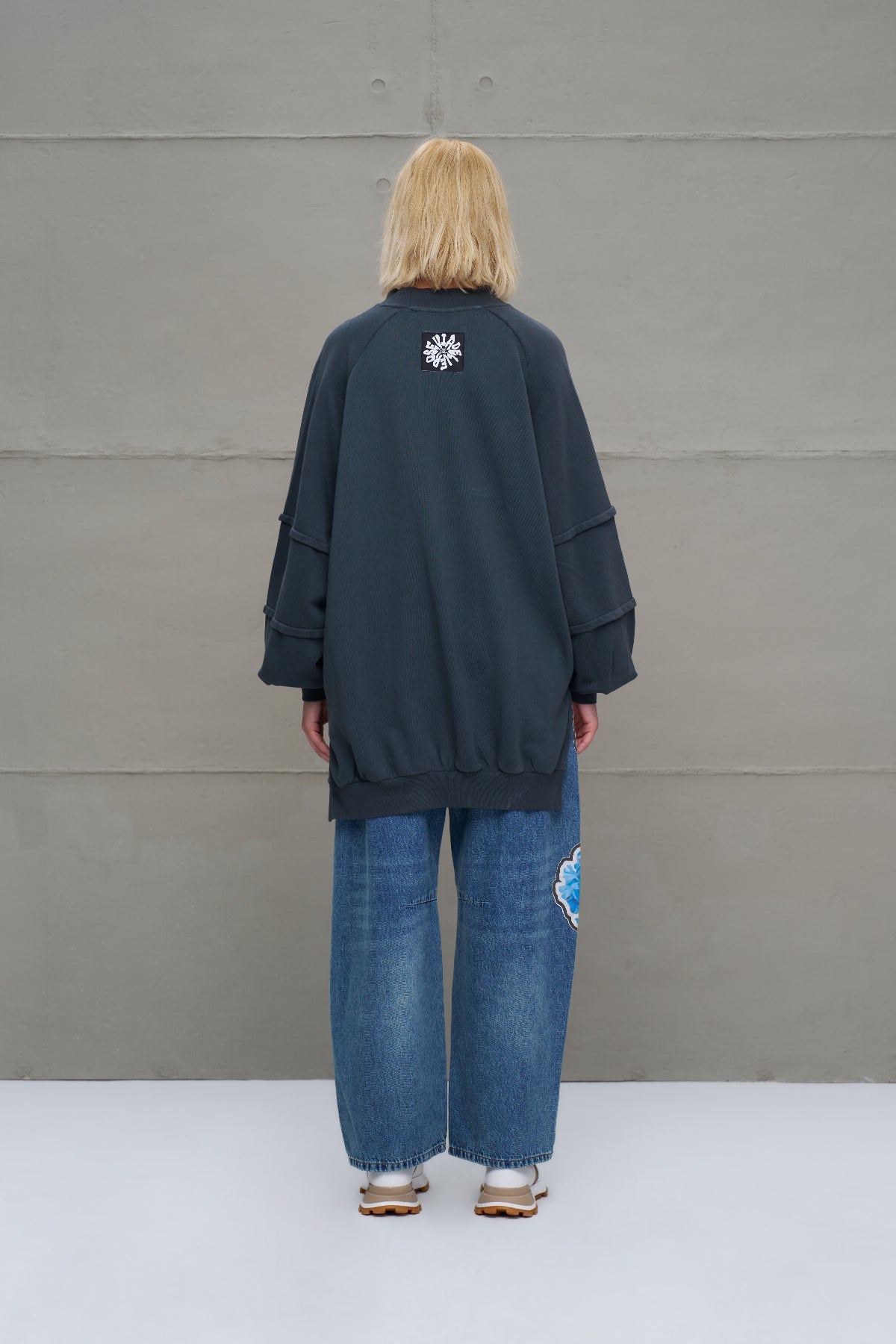 Antrasit Çiçek Desenli Oversize Sweatshirt 18156