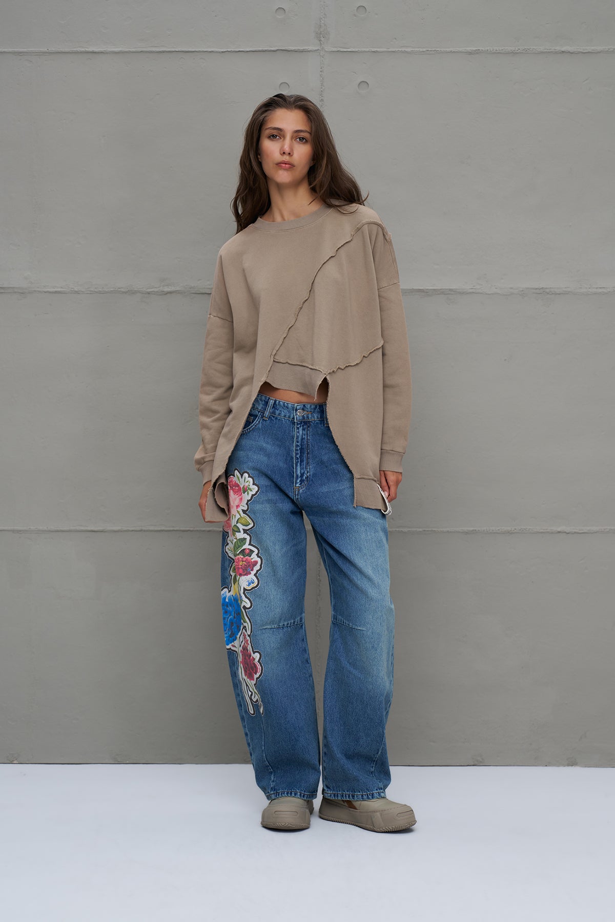Bej Çiçek Desenli Oversize Sweatshirt 18157