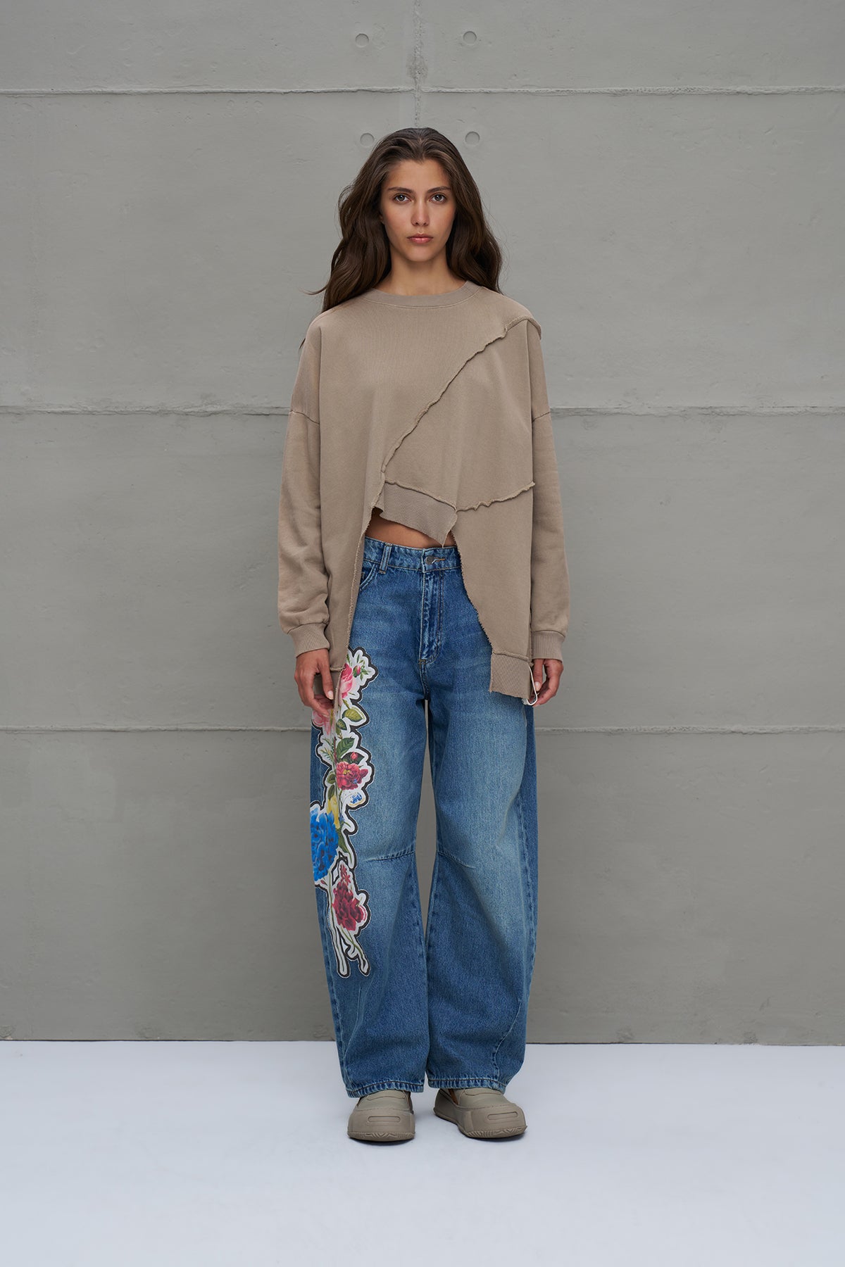 Bej Çiçek Desenli Oversize Sweatshirt 18157